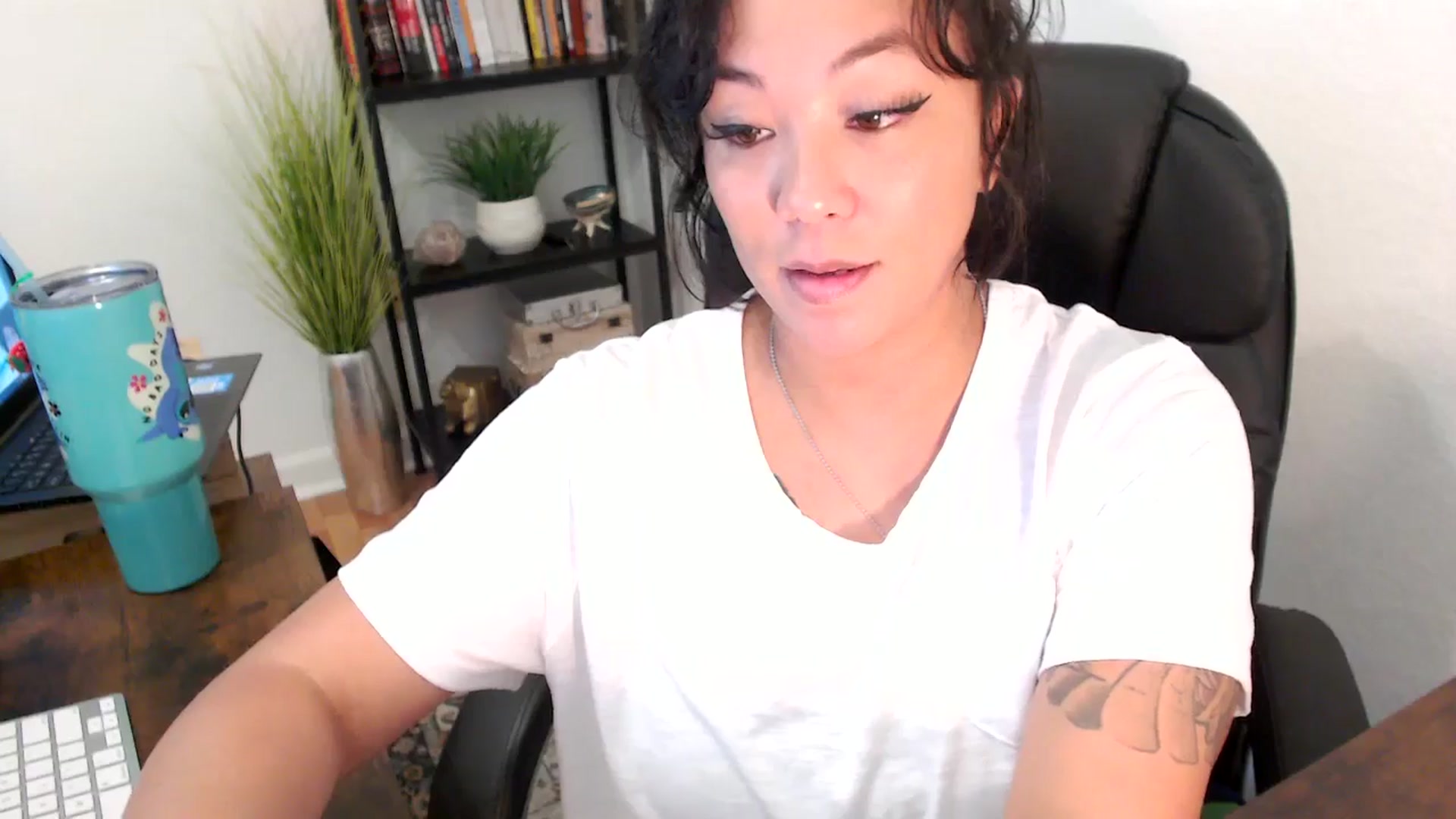 Gallery image thumbnail from MickaylaMinx's myfreecams stream on, 11/14/2024, 20:59 image 16 of 20
