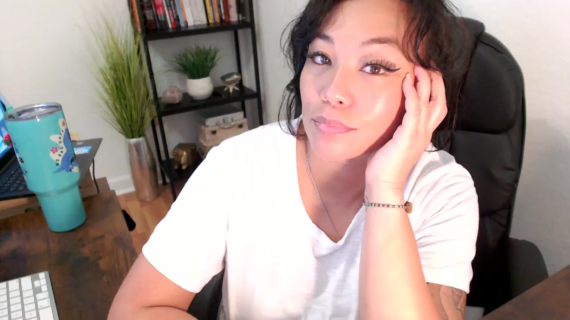 Gallery image thumbnail from MickaylaMinx's myfreecams stream on, 11/14/2024, 20:59 image 18 of 20