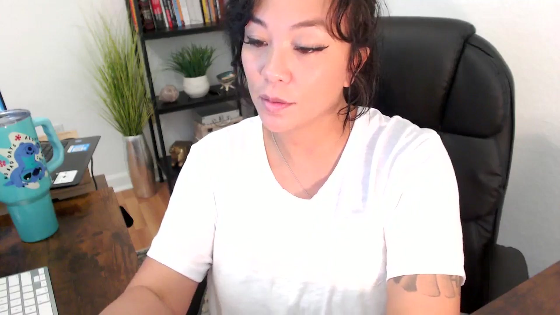 Gallery image thumbnail from MickaylaMinx's myfreecams stream on, 11/14/2024, 20:59 image 9 of 20