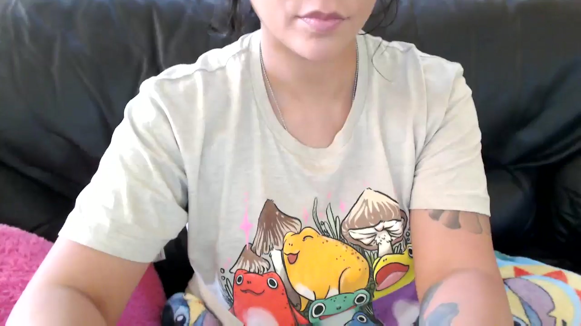 Gallery image thumbnail from MickaylaMinx's myfreecams stream on, 11/16/2024, 19:38 image 20 of 20
