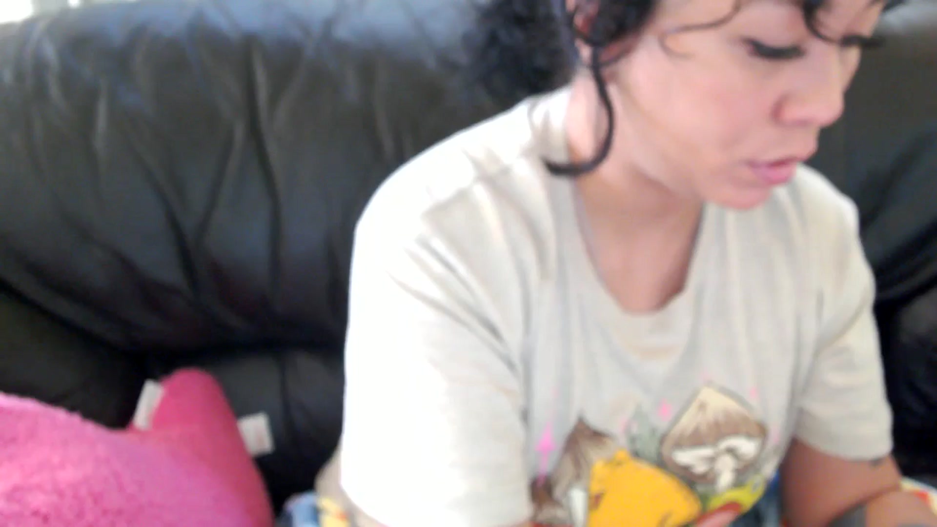 Gallery image thumbnail from MickaylaMinx's myfreecams stream on, 11/16/2024, 19:38 image 15 of 20