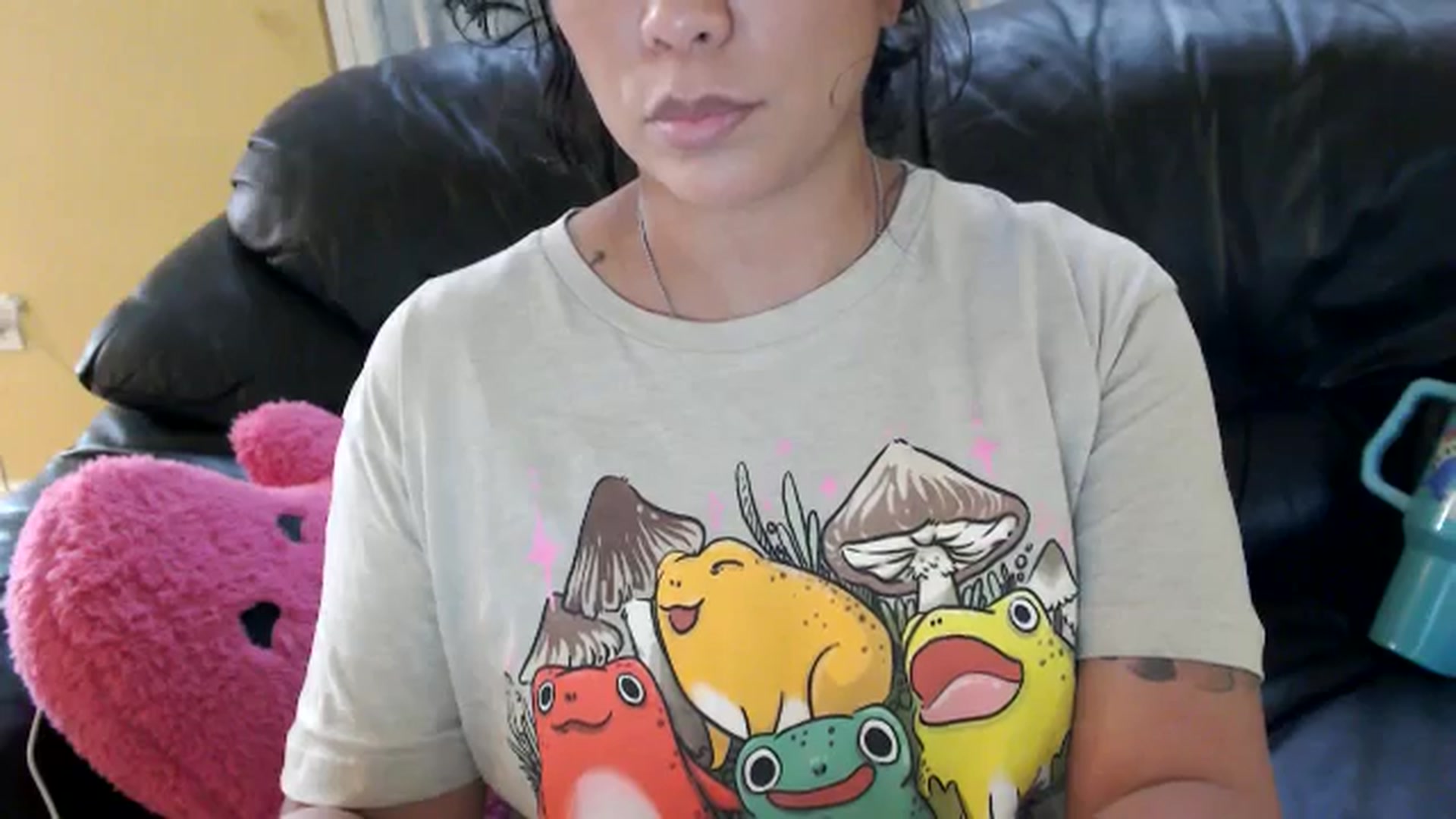 Gallery image thumbnail from MickaylaMinx's myfreecams stream on, 11/16/2024, 21:16 image 8 of 20