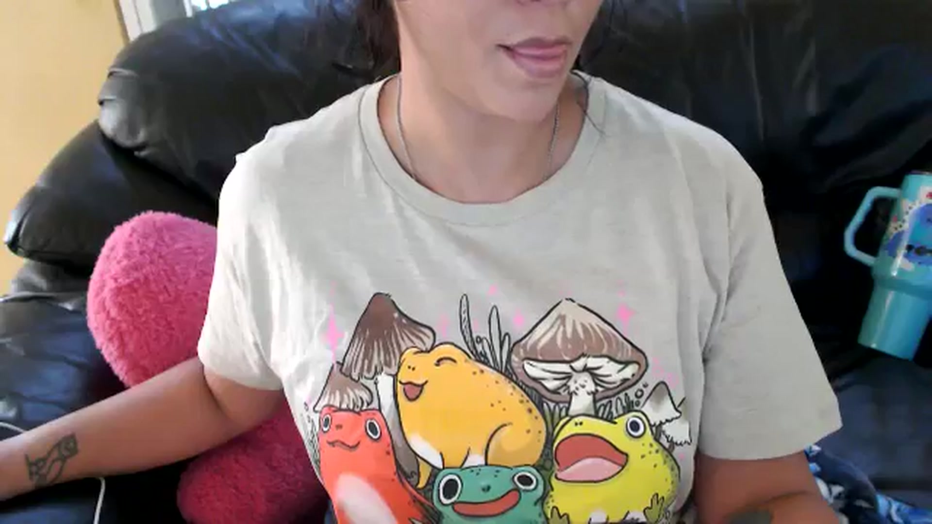 Gallery image thumbnail from MickaylaMinx's myfreecams stream on, 11/16/2024, 21:16 image 15 of 20
