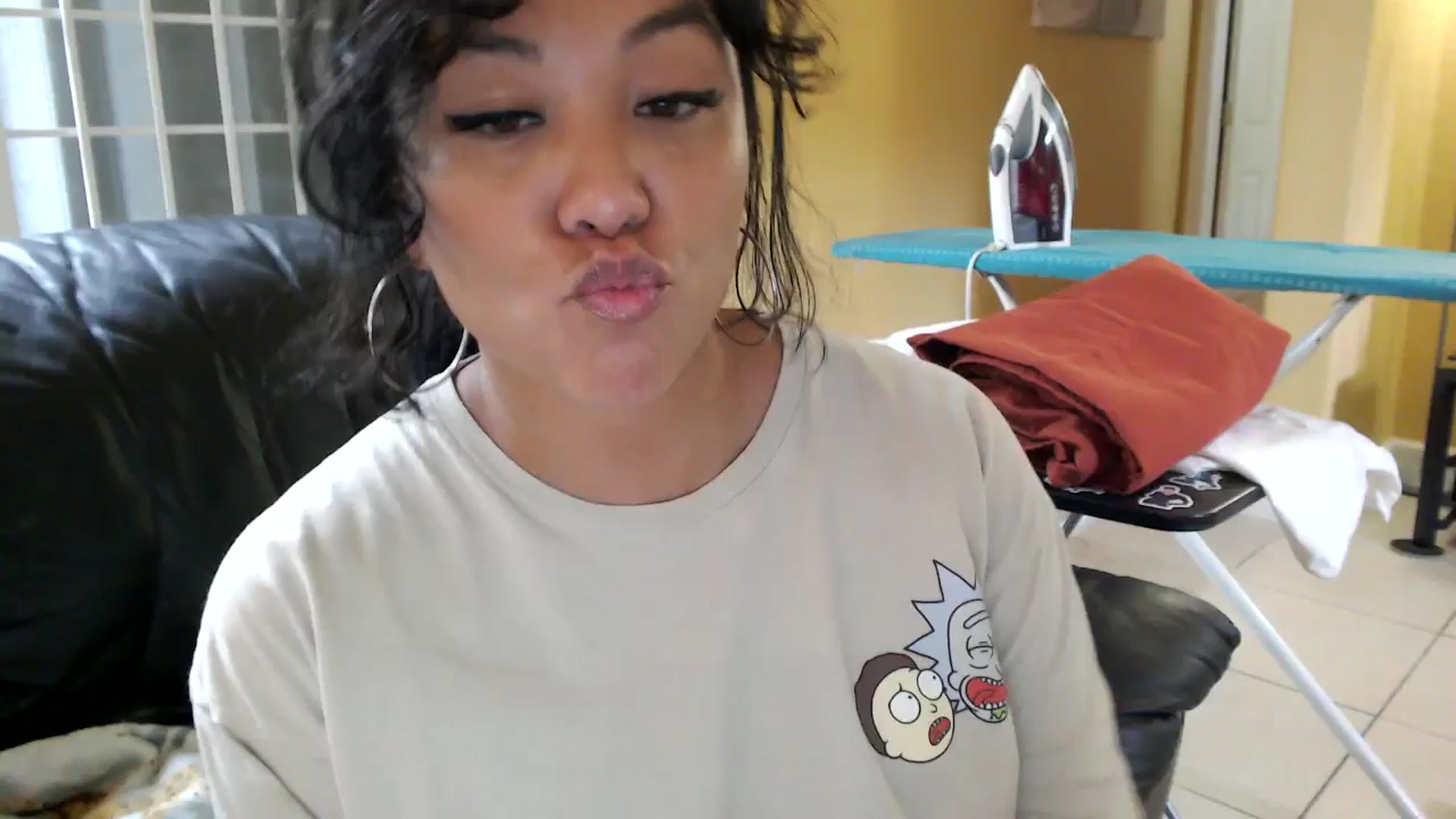 Gallery image thumbnail from MickaylaMinx's myfreecams stream on, 11/18/2024, 20:30 image 1 of 20