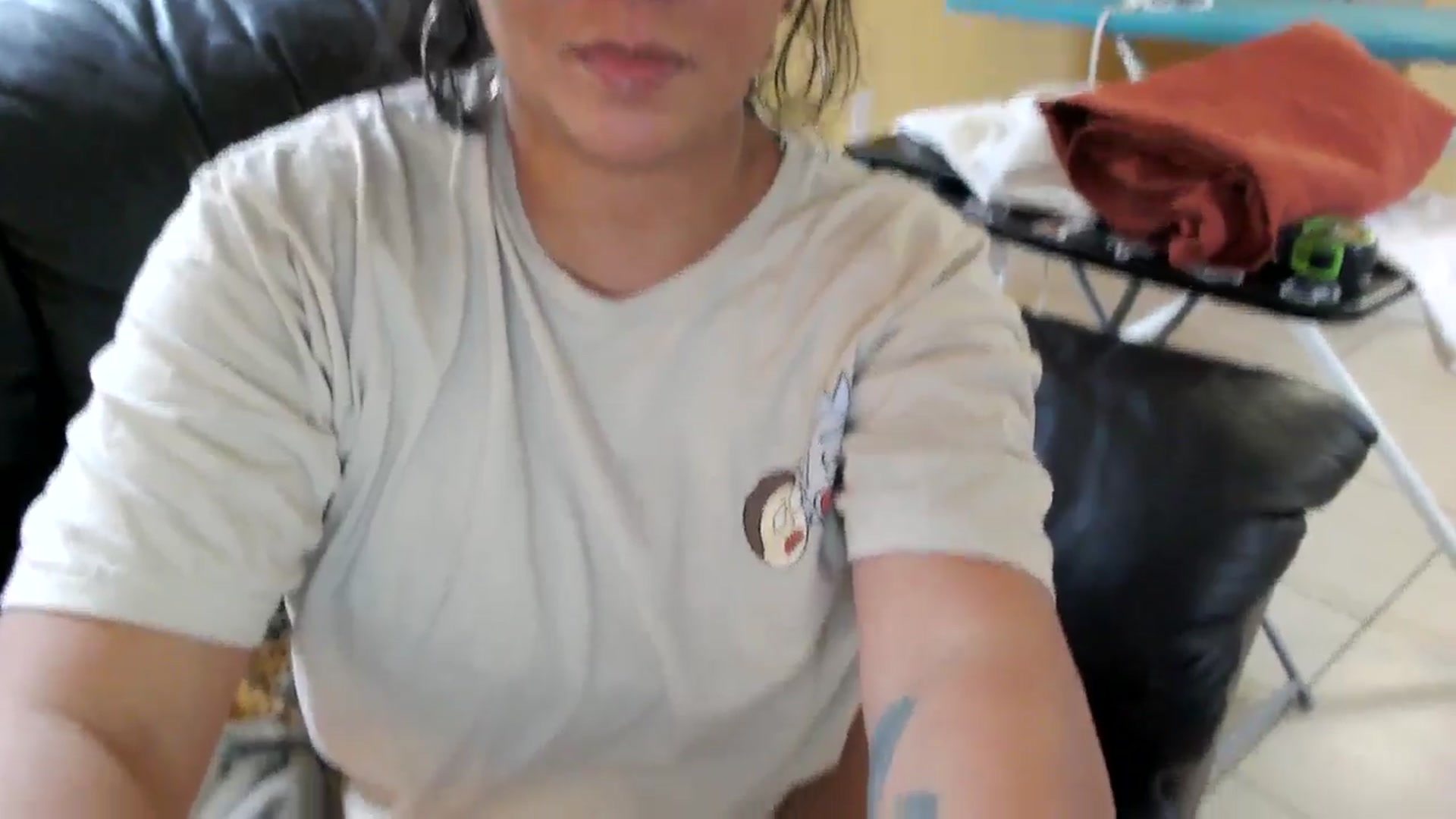 Gallery image thumbnail from MickaylaMinx's myfreecams stream on, 11/18/2024, 20:30 image 8 of 20