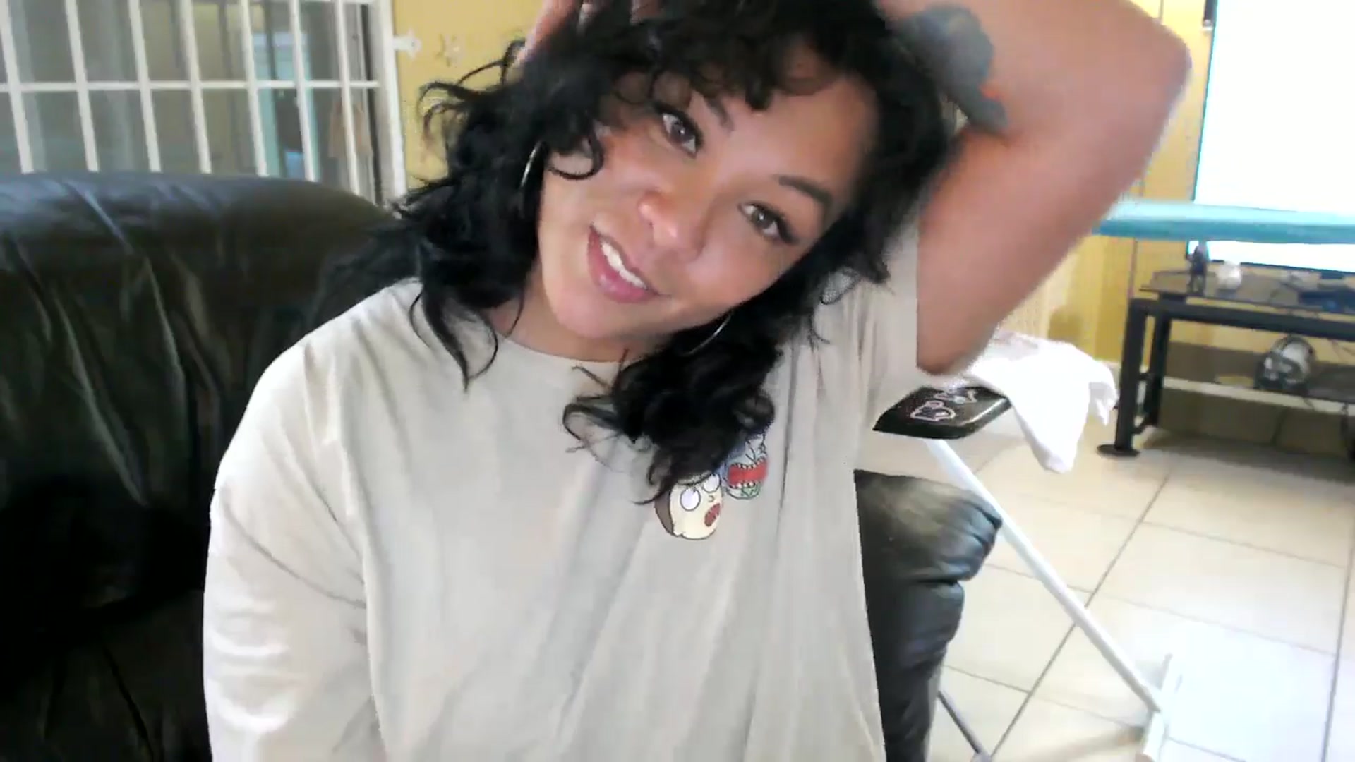 Gallery image thumbnail from MickaylaMinx's myfreecams stream on, 11/18/2024, 20:30 image 19 of 20