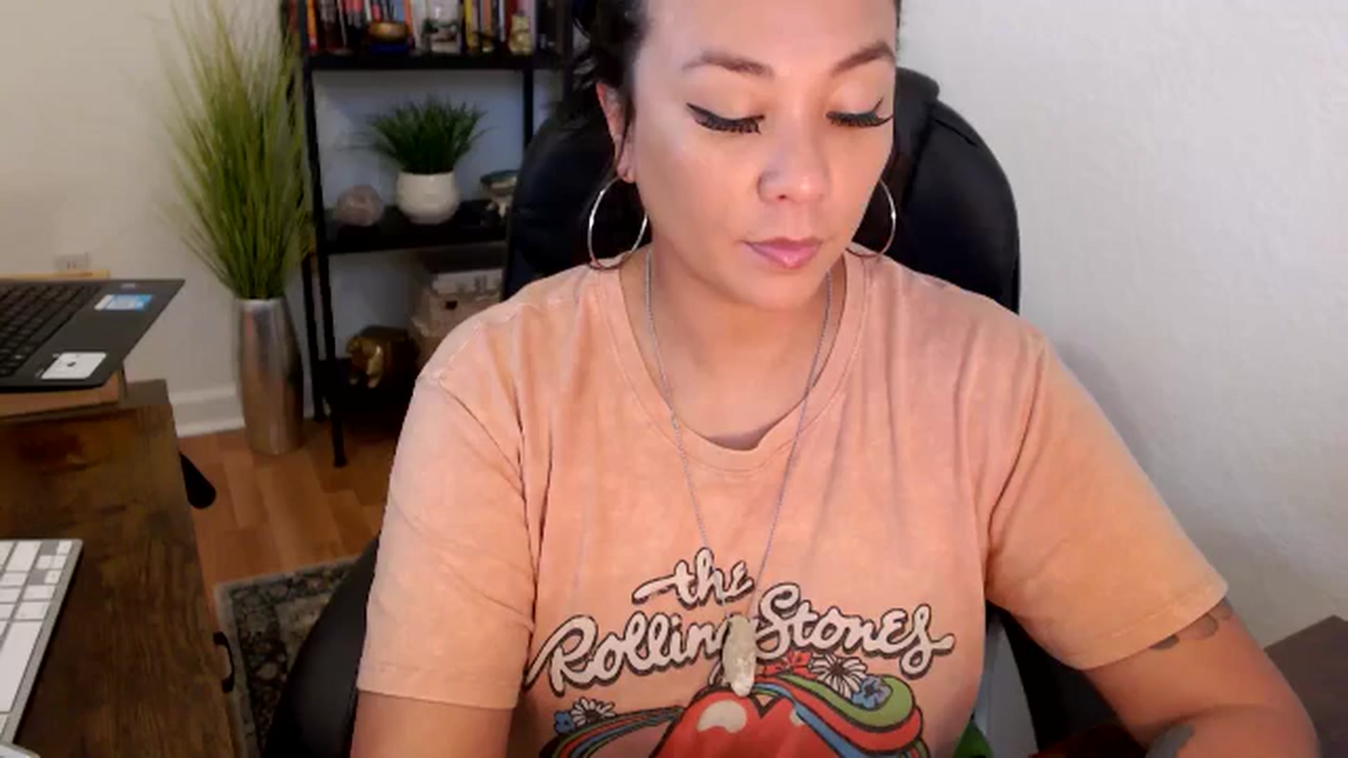 Gallery image thumbnail from MickaylaMinx's myfreecams stream on, 11/19/2024, 15:32 image 5 of 20