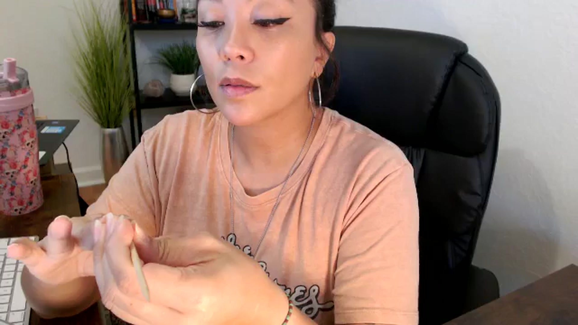 Gallery image thumbnail from MickaylaMinx's myfreecams stream on, 11/19/2024, 15:56 image 6 of 20