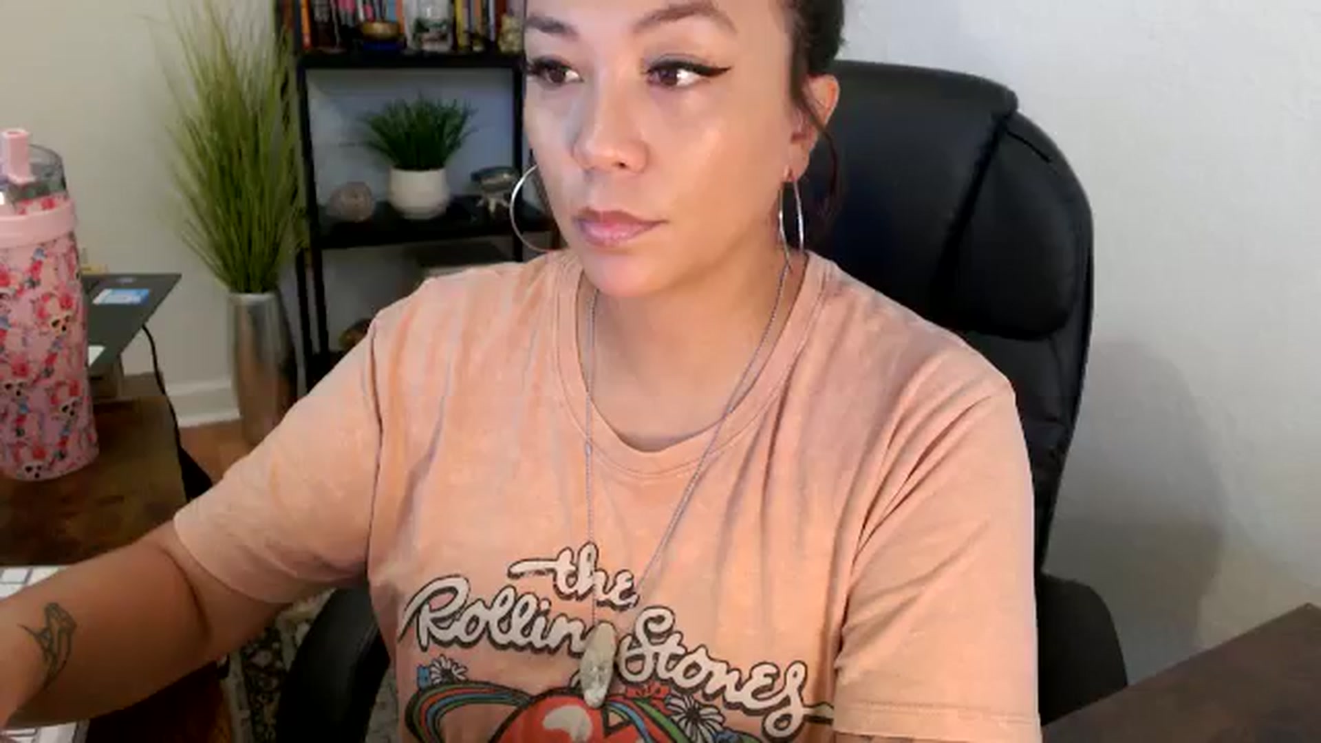Gallery image thumbnail from MickaylaMinx's myfreecams stream on, 11/19/2024, 15:56 image 14 of 20