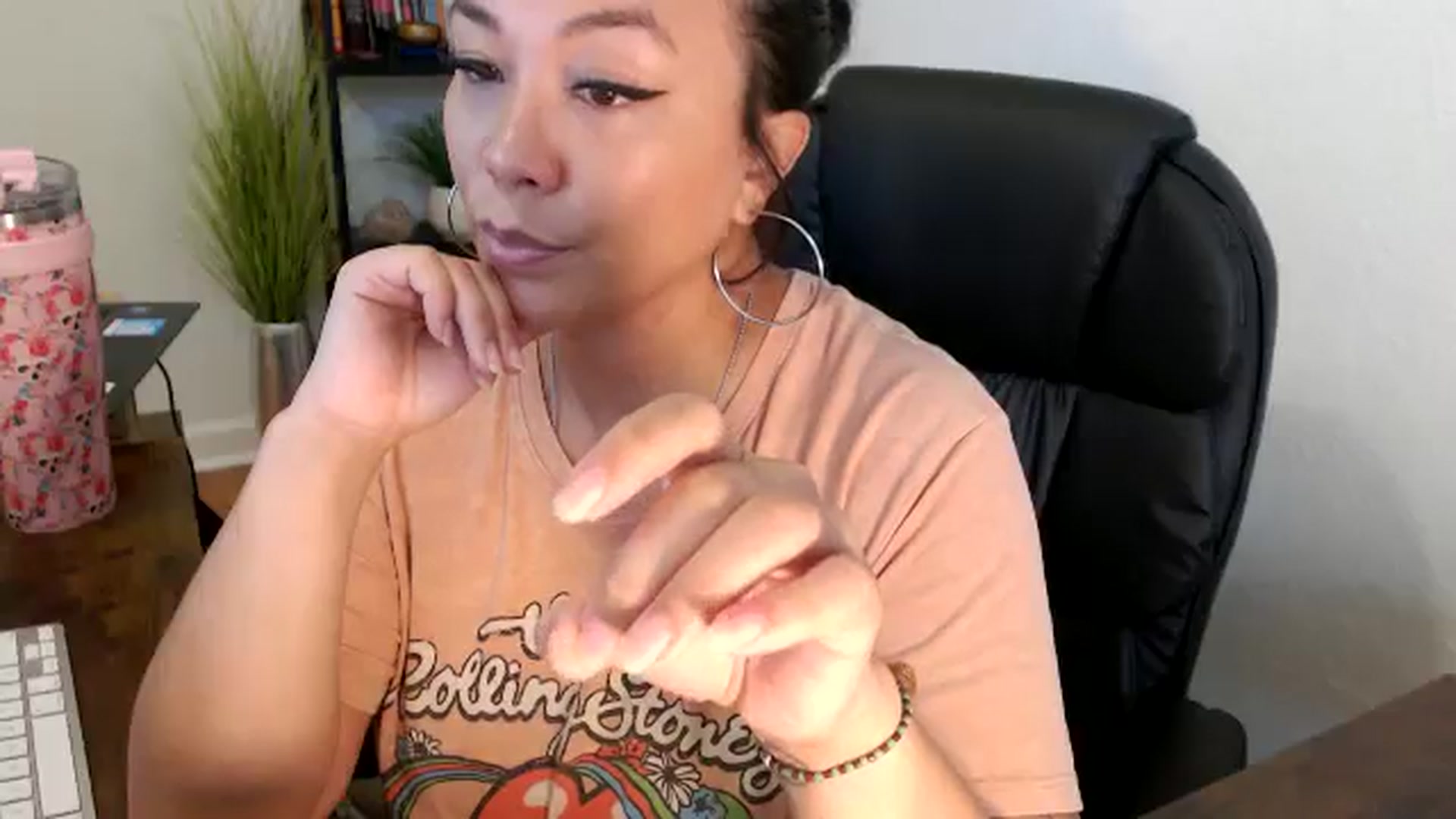 Gallery image thumbnail from MickaylaMinx's myfreecams stream on, 11/19/2024, 17:25 image 5 of 20