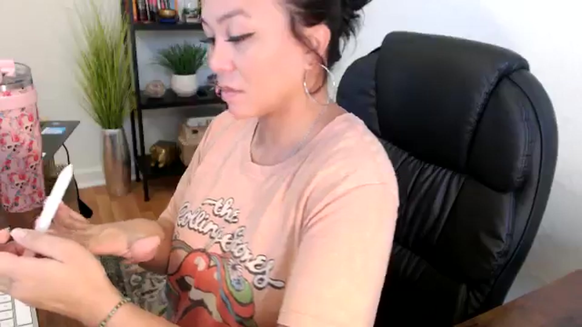 Gallery image thumbnail from MickaylaMinx's myfreecams stream on, 11/19/2024, 17:25 image 6 of 20