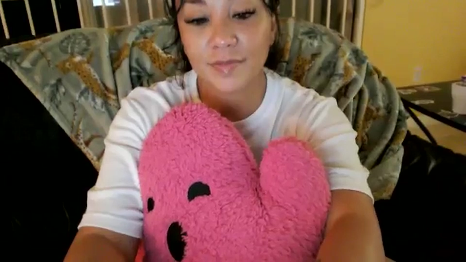 Gallery image thumbnail from MickaylaMinx's myfreecams stream on, 11/20/2024, 24:45 image 19 of 20