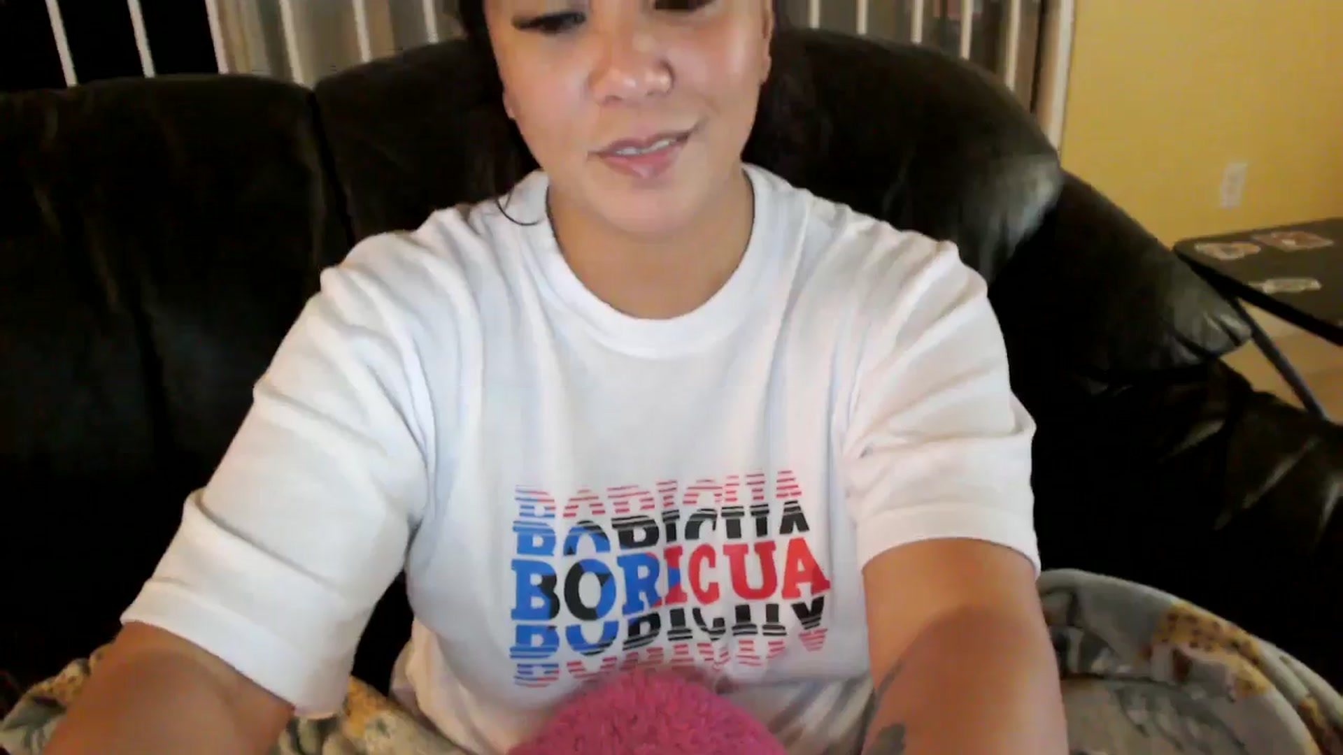 Gallery image thumbnail from MickaylaMinx's myfreecams stream on, 11/20/2024, 01:45 image 10 of 20