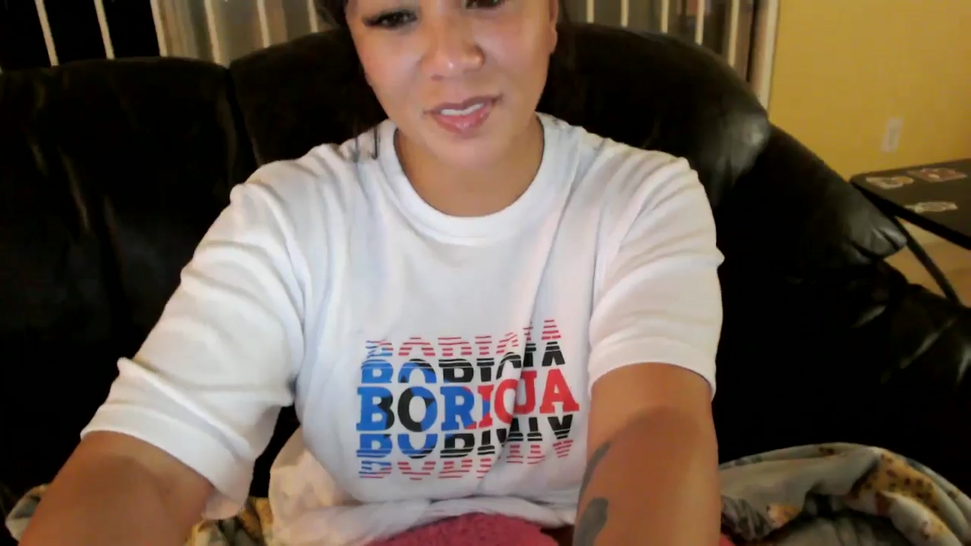 Gallery image thumbnail from MickaylaMinx's myfreecams stream on, 11/20/2024, 01:45 image 6 of 20