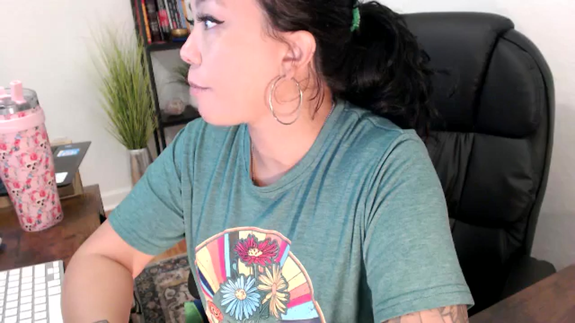 Gallery image thumbnail from MickaylaMinx's myfreecams stream on, 11/20/2024, 16:41 image 5 of 20