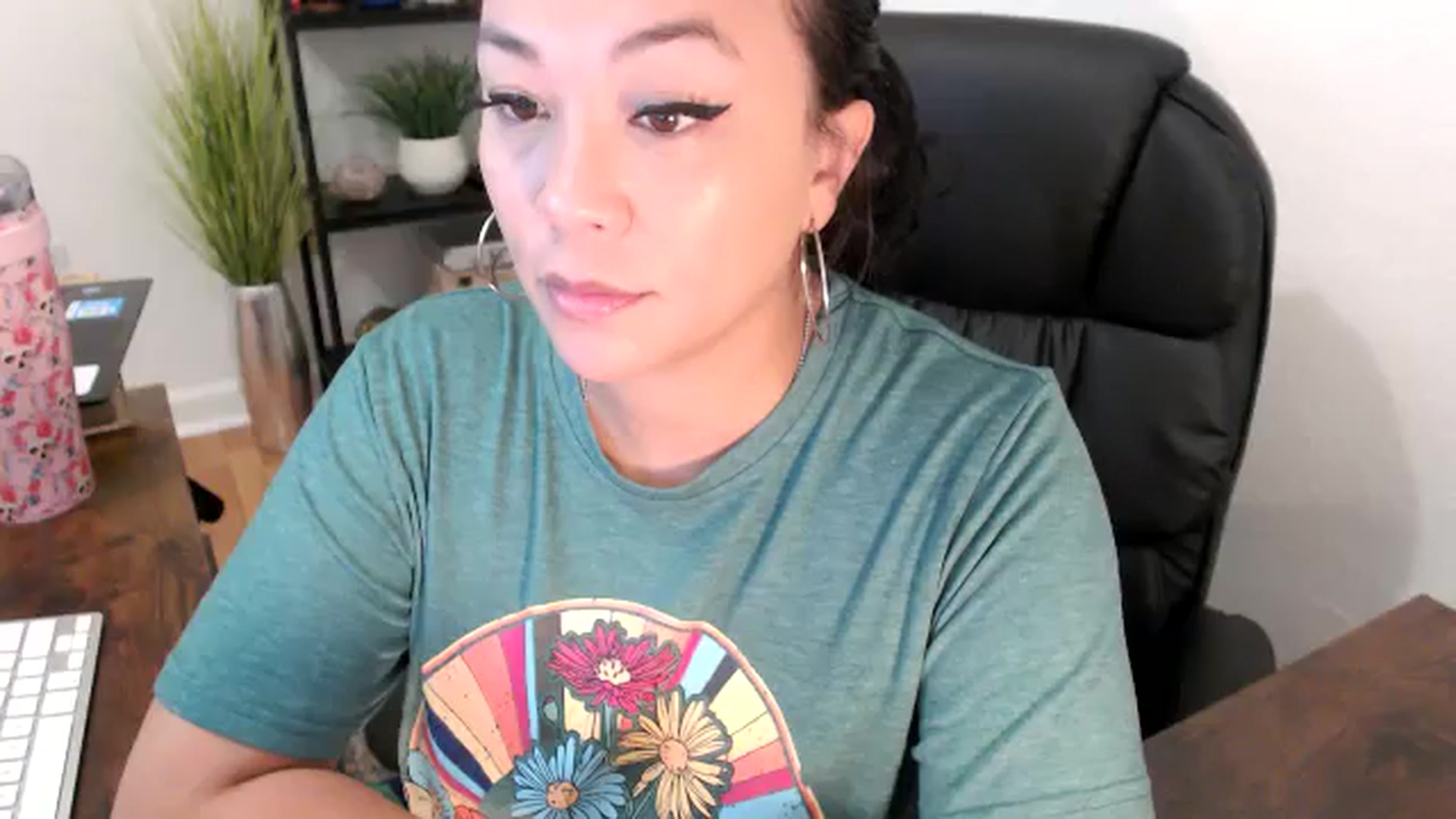 Gallery image thumbnail from MickaylaMinx's myfreecams stream on, 11/20/2024, 16:41 image 13 of 20