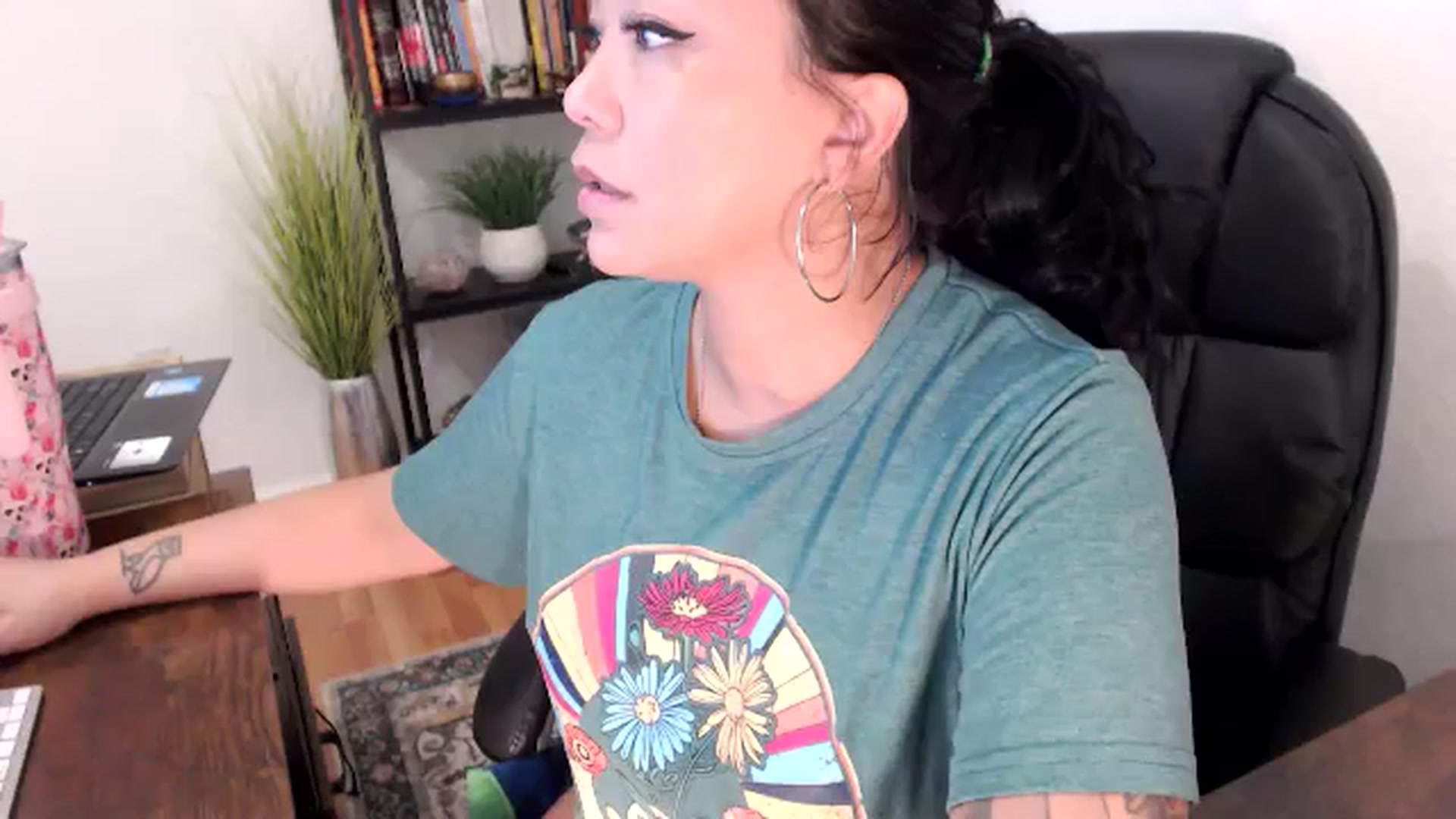Gallery image thumbnail from MickaylaMinx's myfreecams stream on, 11/20/2024, 16:41 image 1 of 20