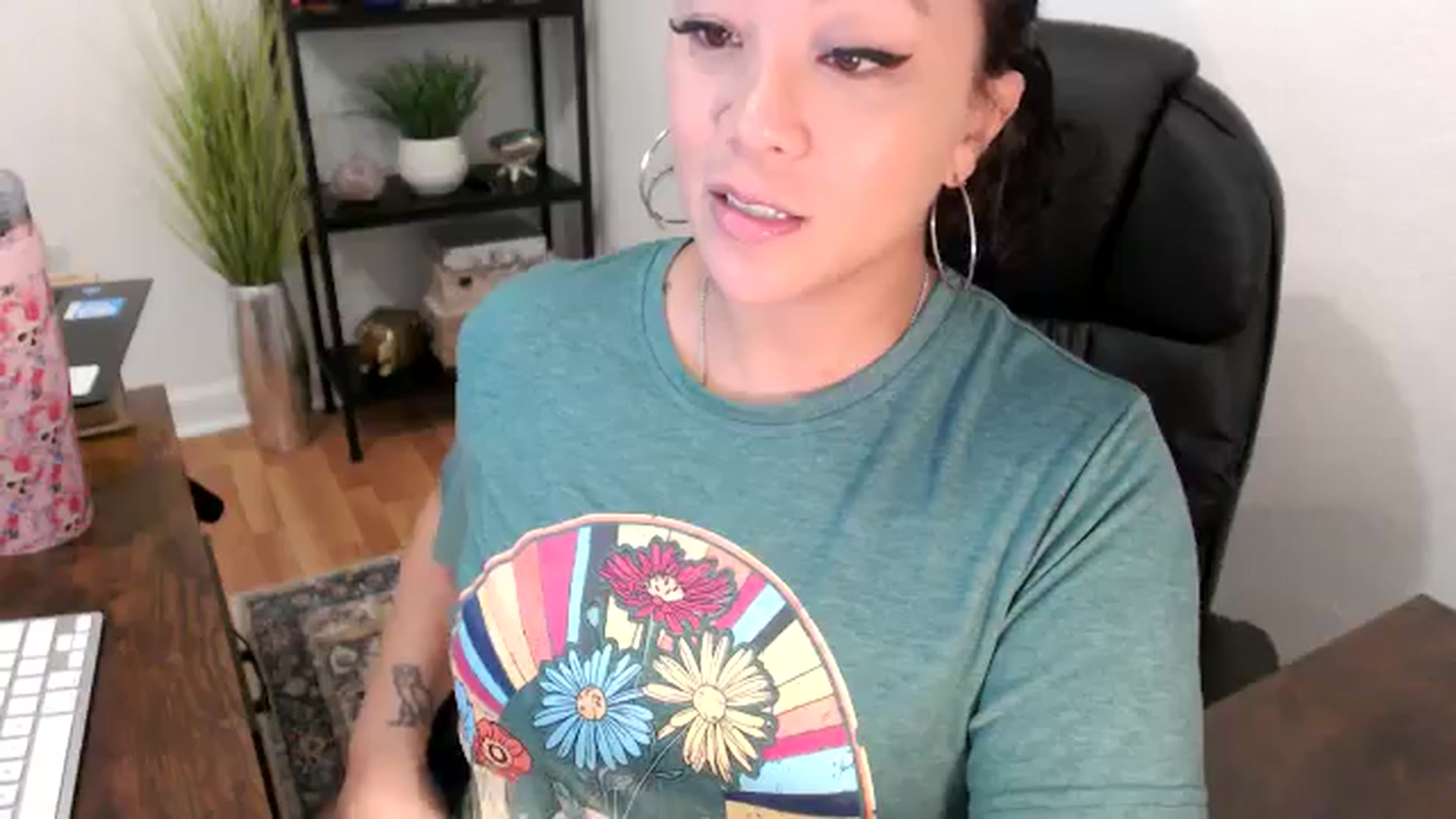 Gallery image thumbnail from MickaylaMinx's myfreecams stream on, 11/20/2024, 16:41 image 17 of 20