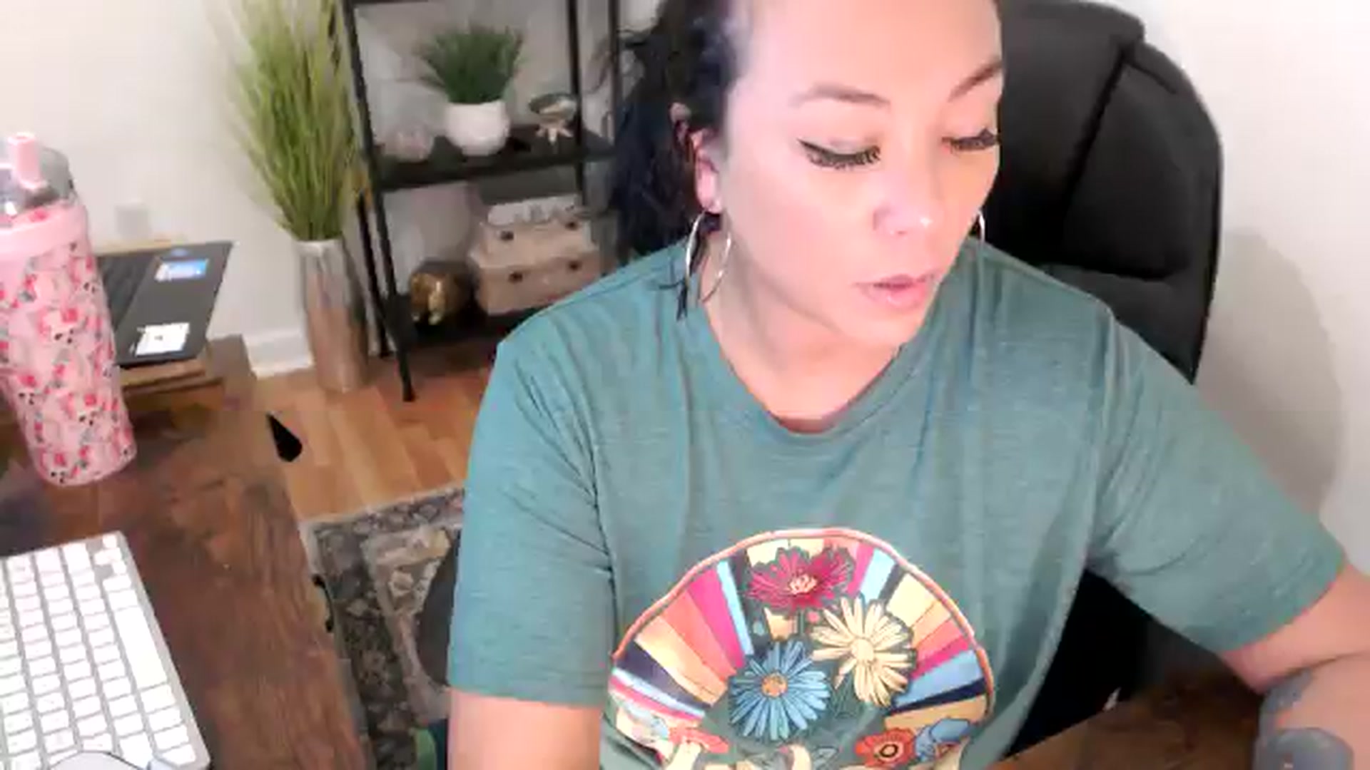 Gallery image thumbnail from MickaylaMinx's myfreecams stream on, 11/20/2024, 18:48 image 2 of 20