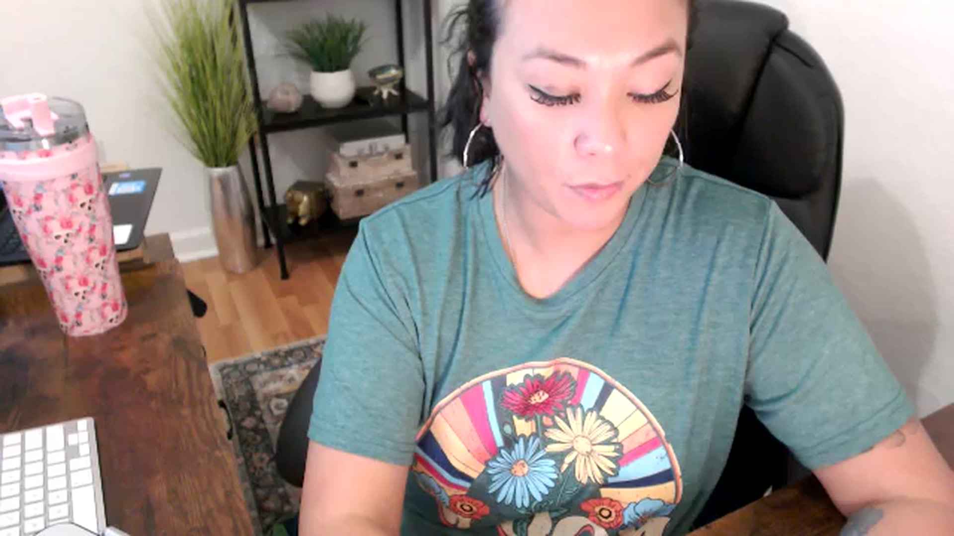 Gallery image thumbnail from MickaylaMinx's myfreecams stream on, 11/20/2024, 19:11 image 10 of 20