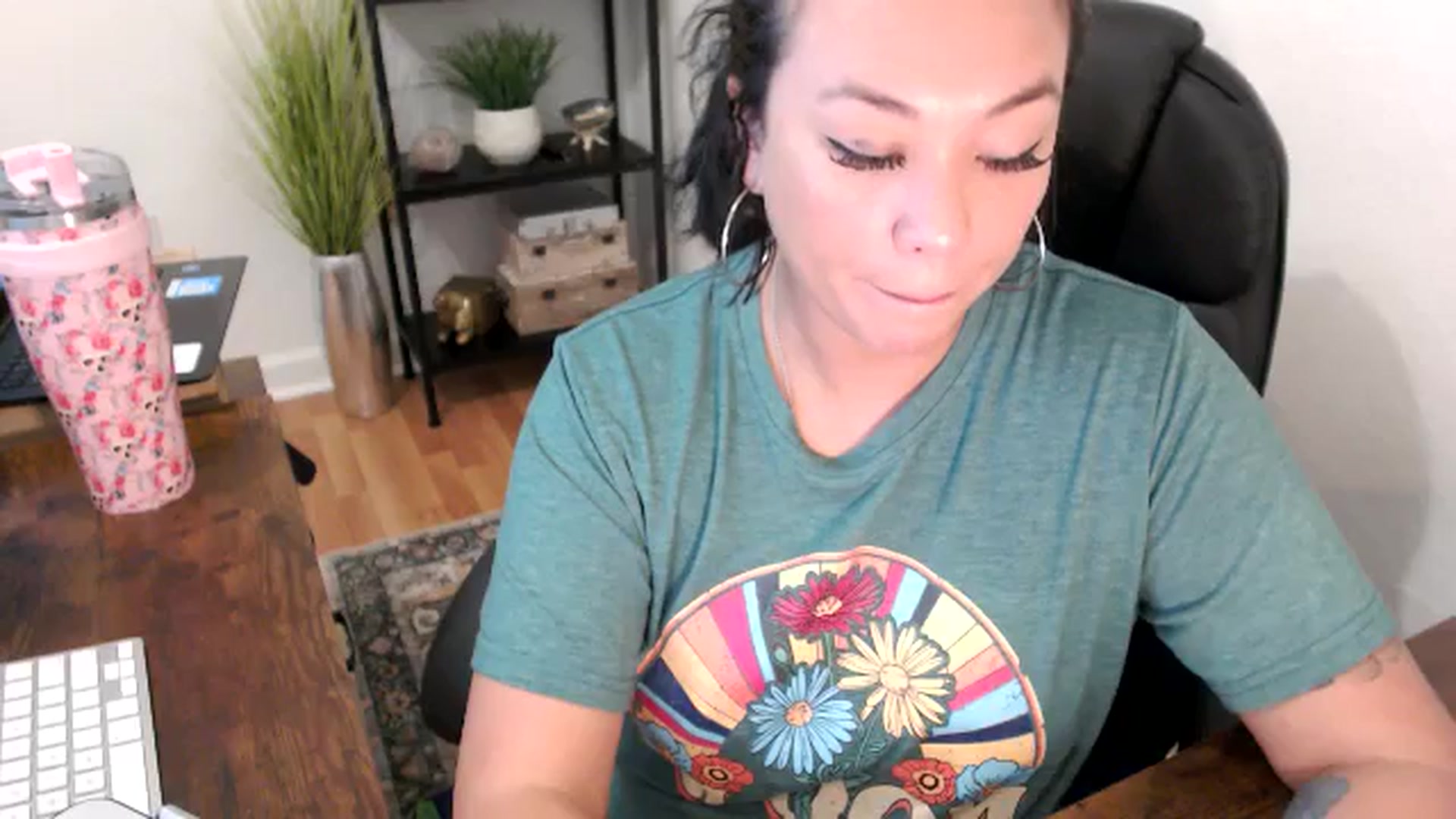 Gallery image thumbnail from MickaylaMinx's myfreecams stream on, 11/20/2024, 19:11 image 9 of 20