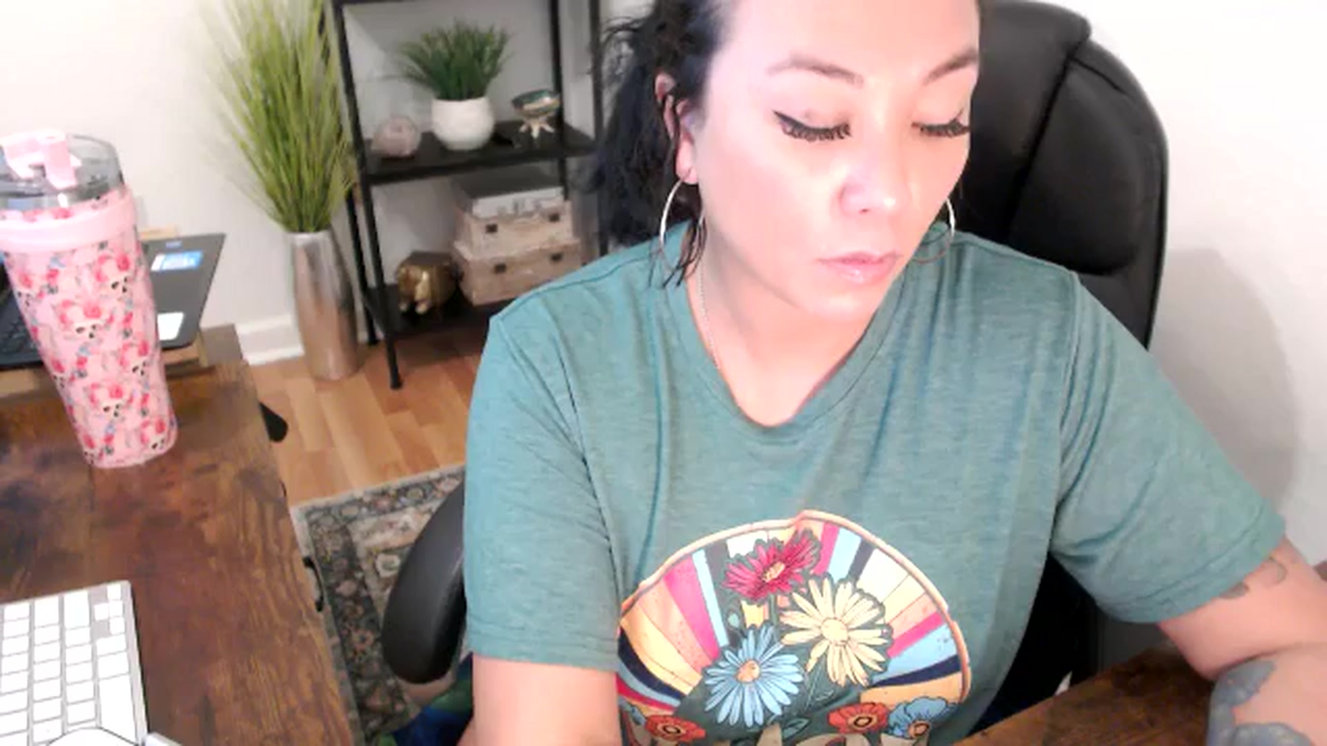 Gallery image thumbnail from MickaylaMinx's myfreecams stream on, 11/20/2024, 19:11 image 4 of 20