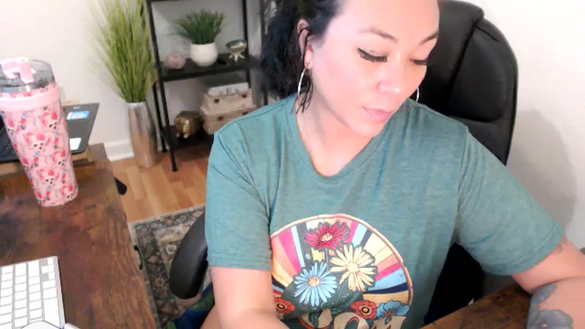Gallery image thumbnail from MickaylaMinx's myfreecams stream on, 11/20/2024, 19:11 image 7 of 20