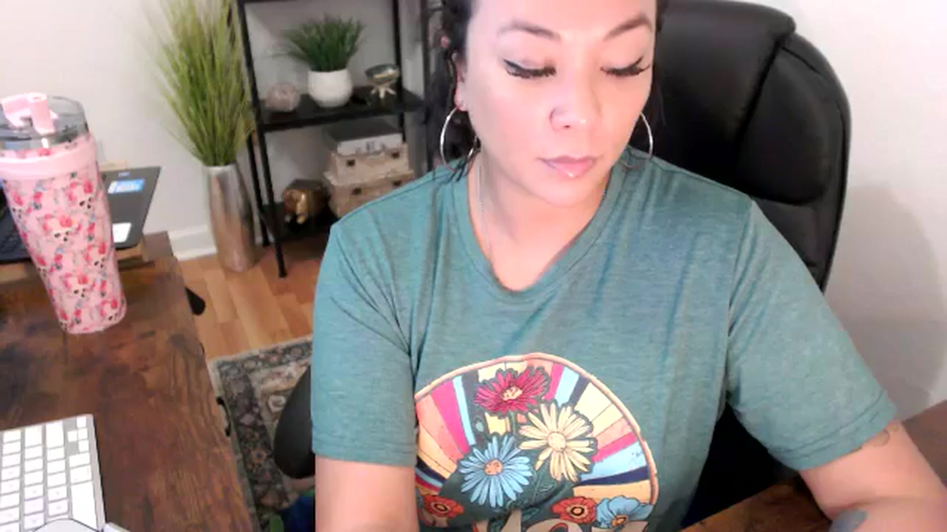 Gallery image thumbnail from MickaylaMinx's myfreecams stream on, 11/20/2024, 19:11 image 14 of 20