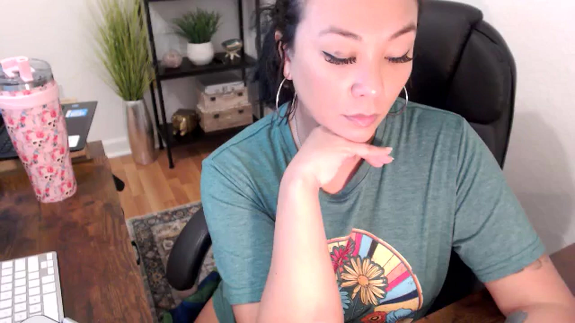 Gallery image thumbnail from MickaylaMinx's myfreecams stream on, 11/20/2024, 19:11 image 15 of 20