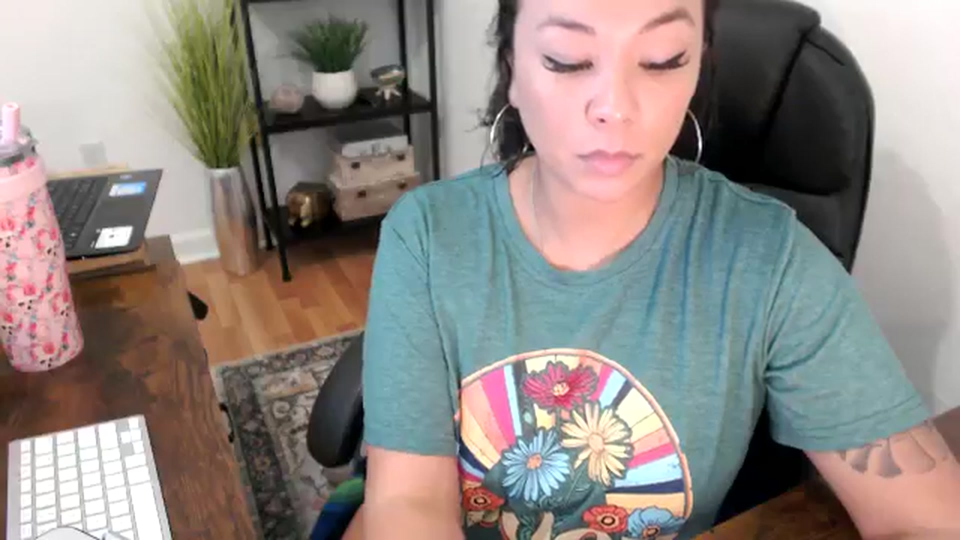 Gallery image thumbnail from MickaylaMinx's myfreecams stream on, 11/20/2024, 19:45 image 20 of 20