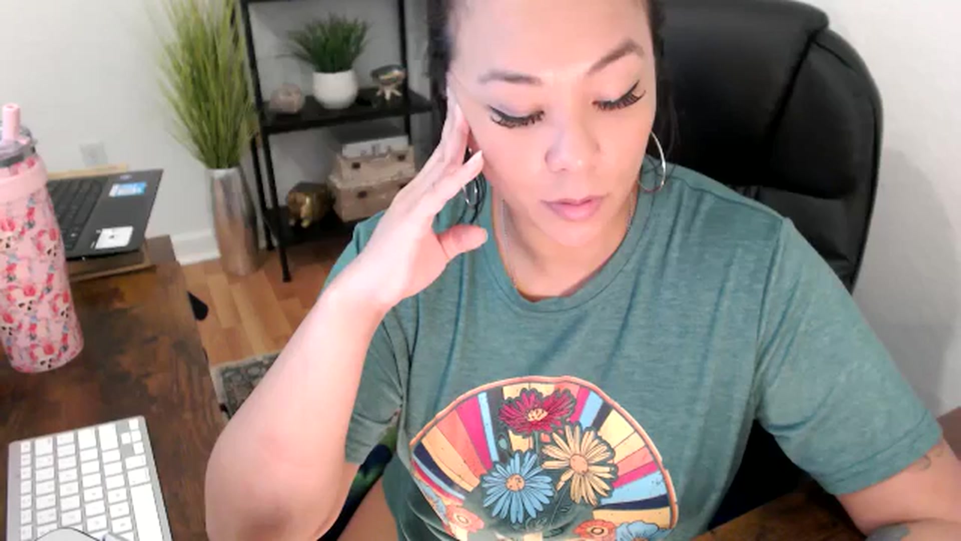Gallery image thumbnail from MickaylaMinx's myfreecams stream on, 11/20/2024, 19:45 image 10 of 20