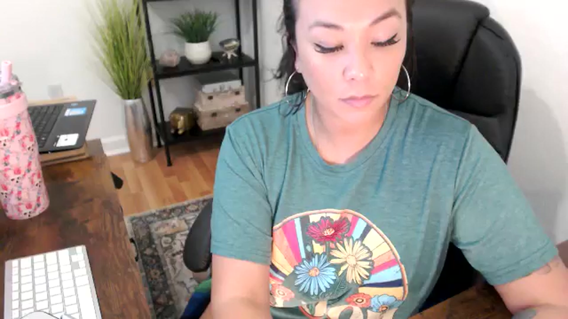 Gallery image thumbnail from MickaylaMinx's myfreecams stream on, 11/20/2024, 19:45 image 12 of 20