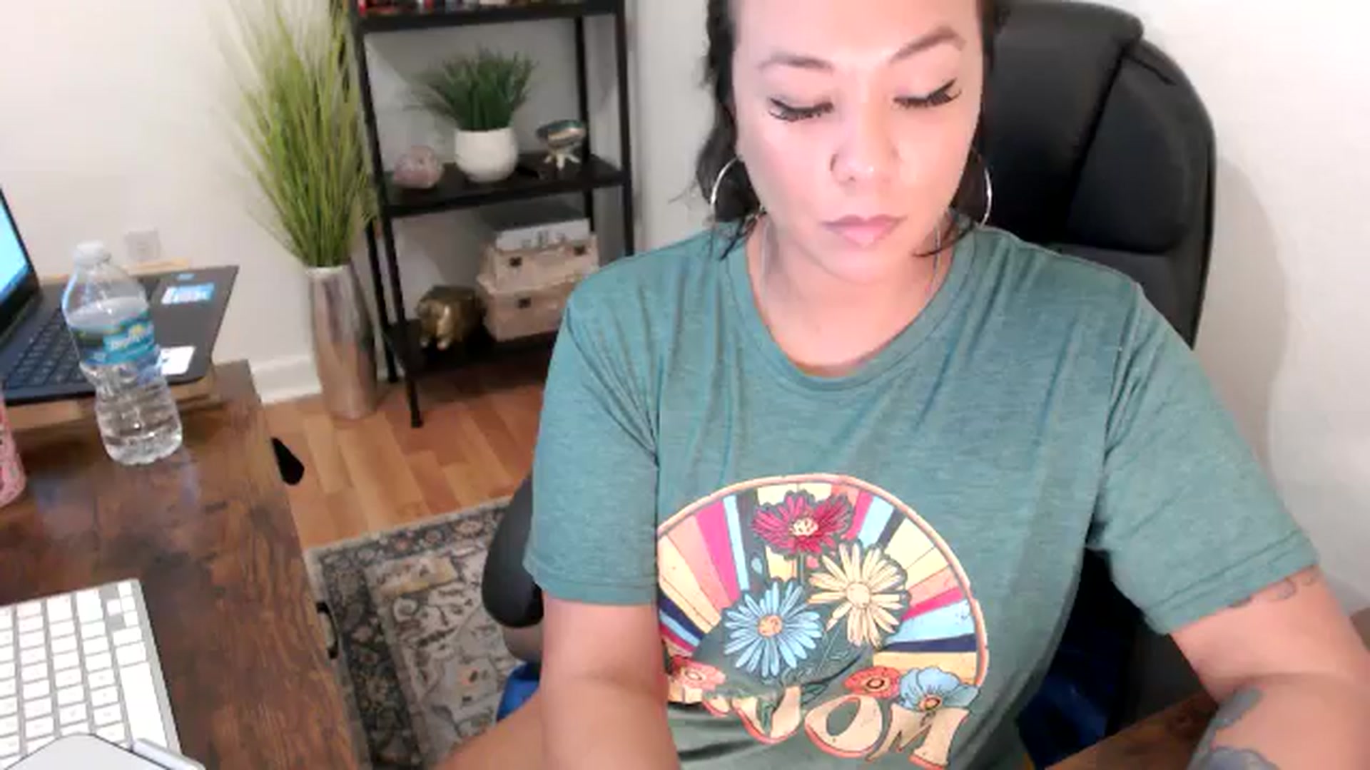 Gallery image thumbnail from MickaylaMinx's myfreecams stream on, 11/20/2024, 22:08 image 3 of 20