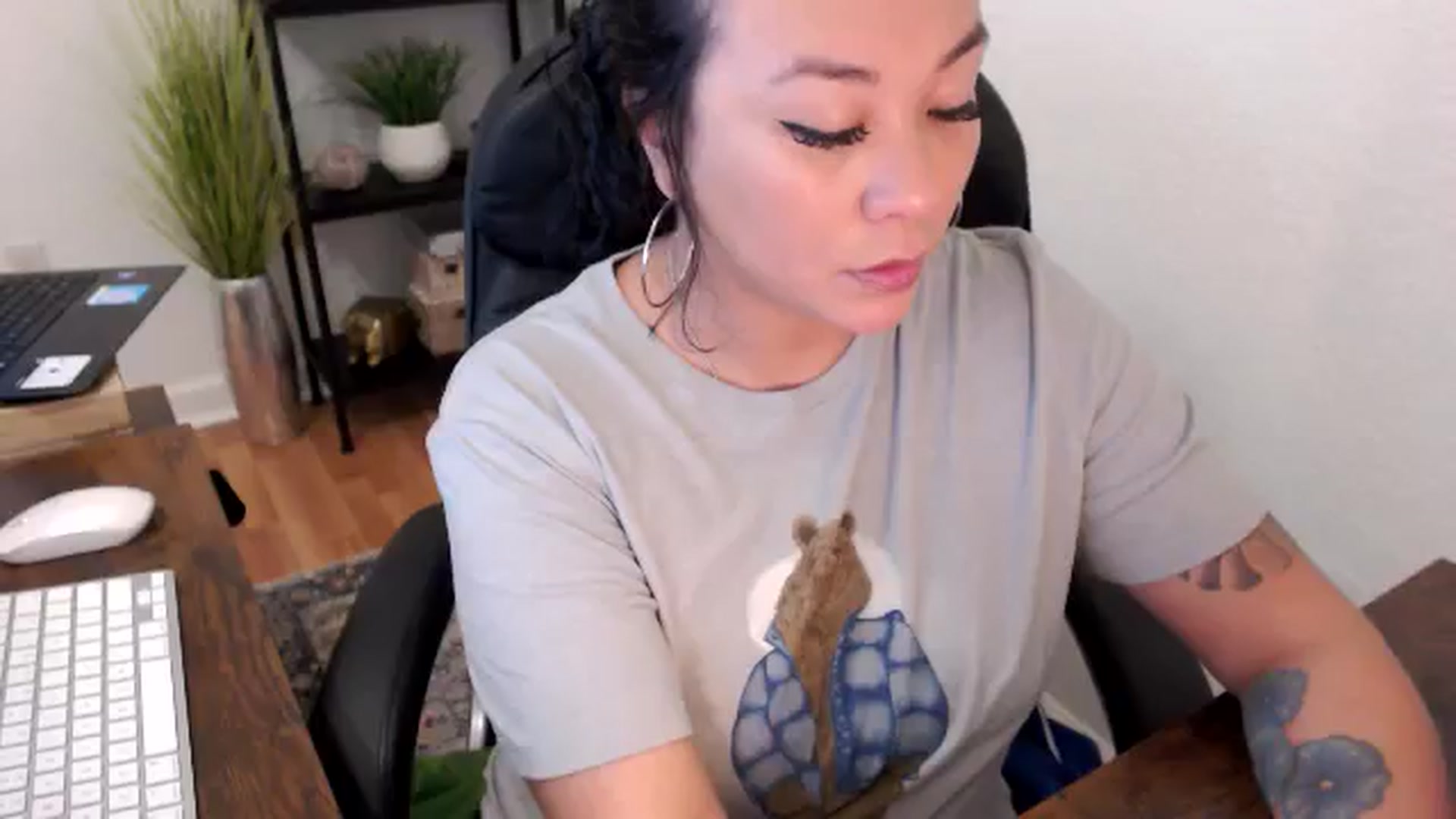 Gallery image thumbnail from MickaylaMinx's myfreecams stream on, 11/21/2024, 16:10 image 5 of 20