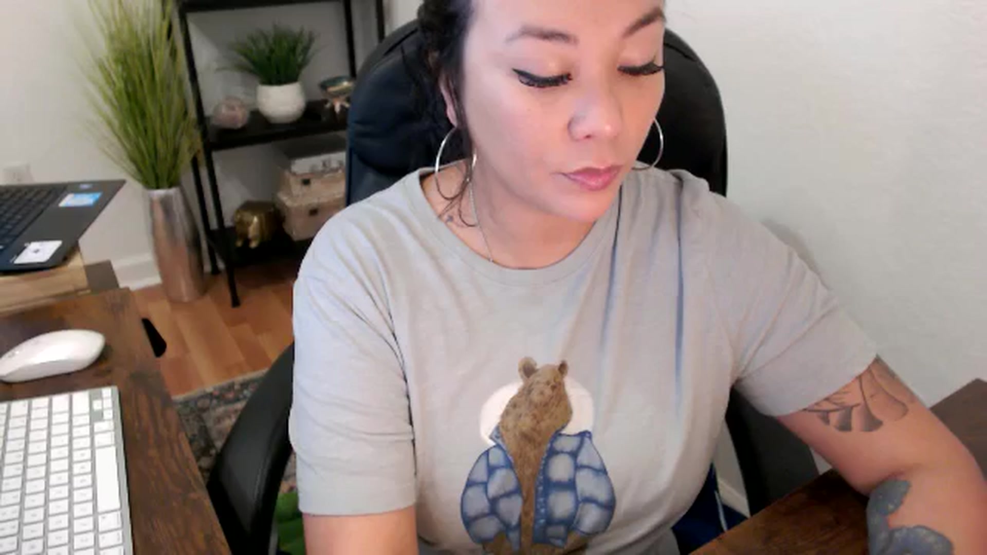 Gallery image thumbnail from MickaylaMinx's myfreecams stream on, 11/21/2024, 16:10 image 1 of 20