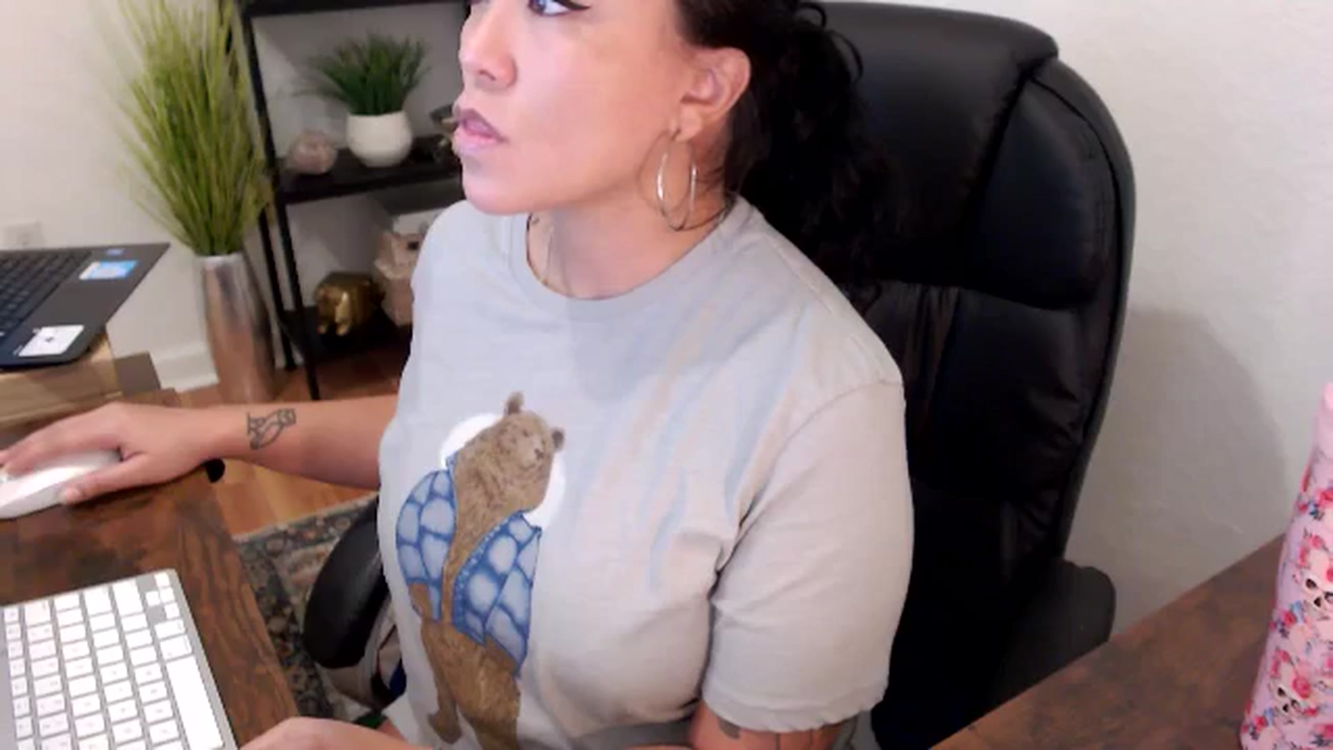 Gallery image thumbnail from MickaylaMinx's myfreecams stream on, 11/21/2024, 16:10 image 8 of 20