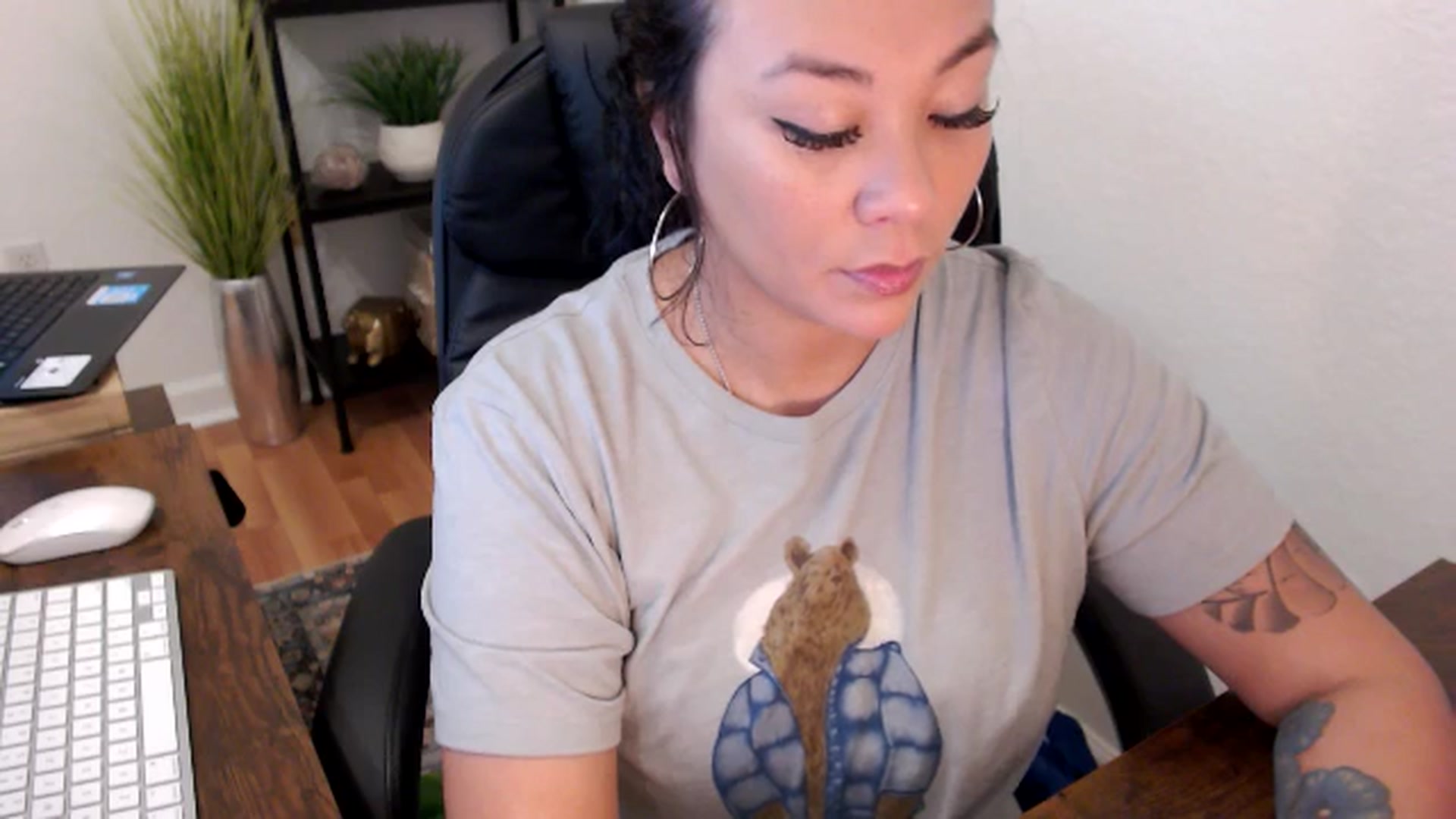 Gallery image thumbnail from MickaylaMinx's myfreecams stream on, 11/21/2024, 16:10 image 3 of 20