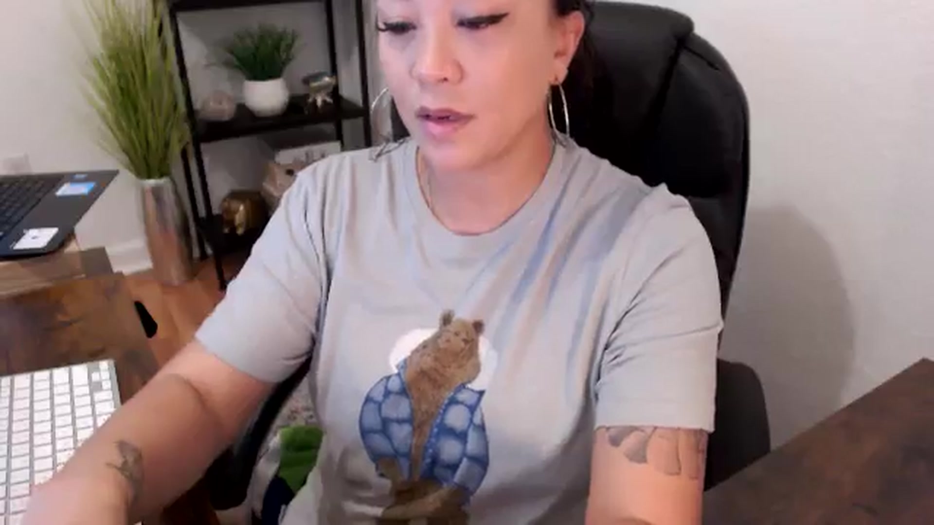 Gallery image thumbnail from MickaylaMinx's myfreecams stream on, 11/21/2024, 16:10 image 15 of 20