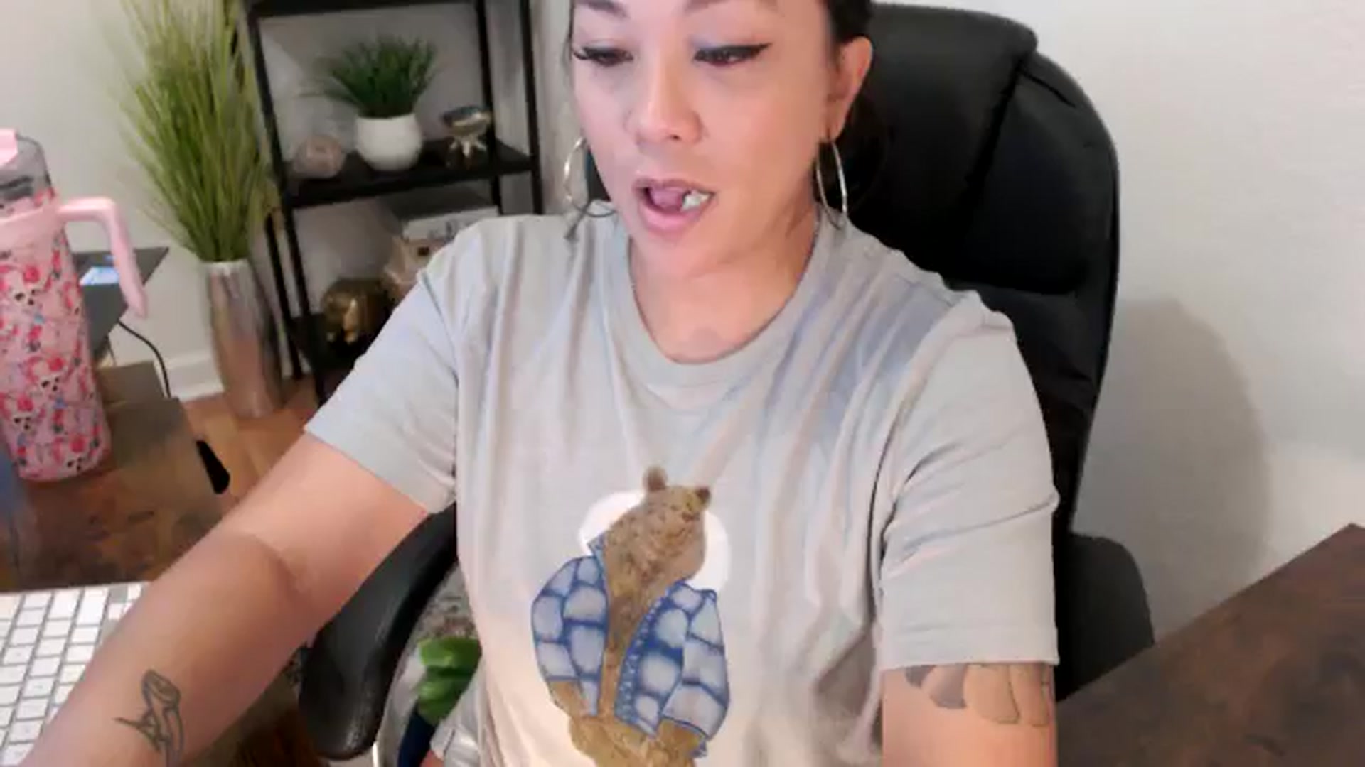 Gallery image thumbnail from MickaylaMinx's myfreecams stream on, 11/21/2024, 17:12 image 6 of 20
