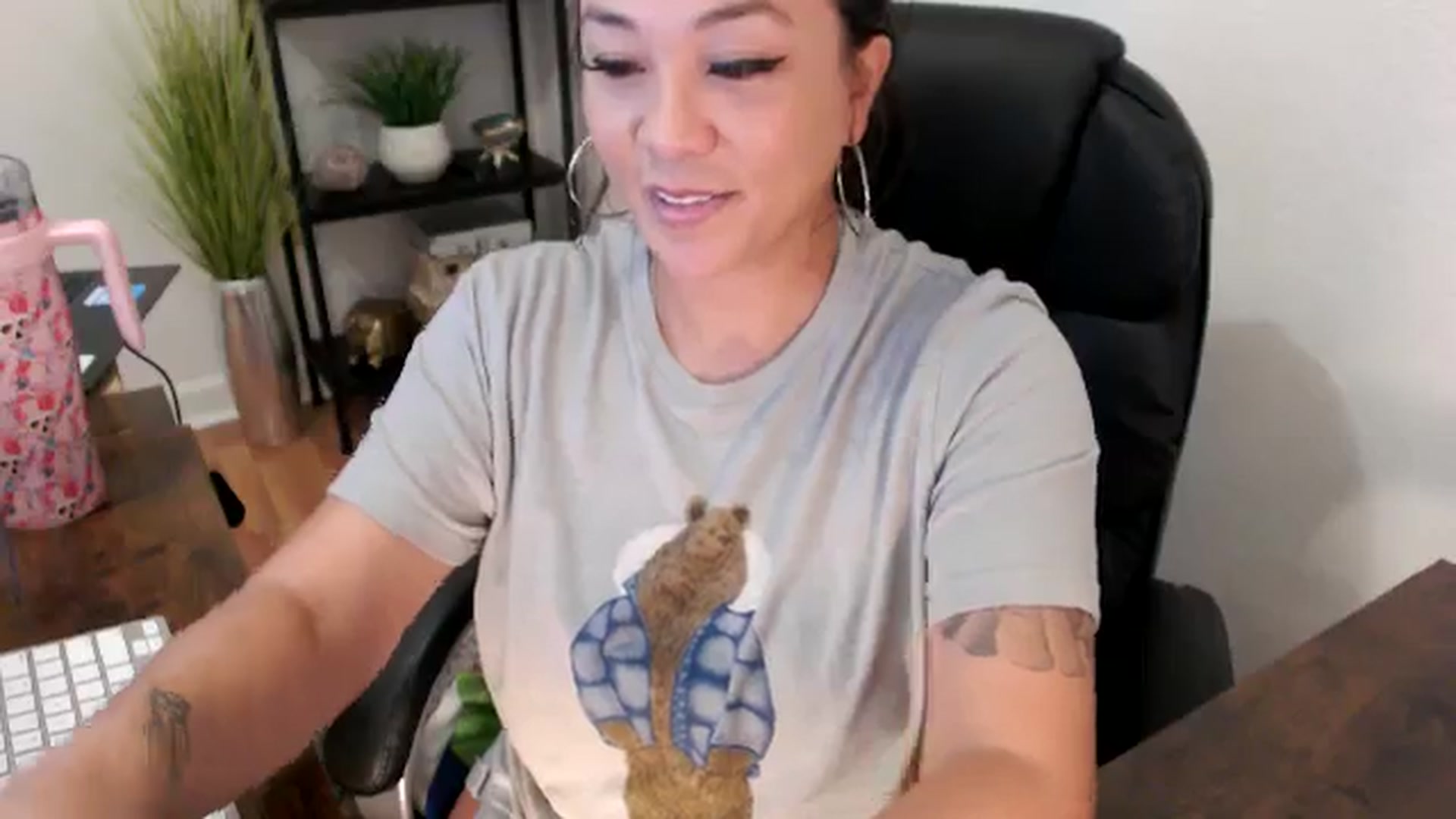 Gallery image thumbnail from MickaylaMinx's myfreecams stream on, 11/21/2024, 17:12 image 12 of 20