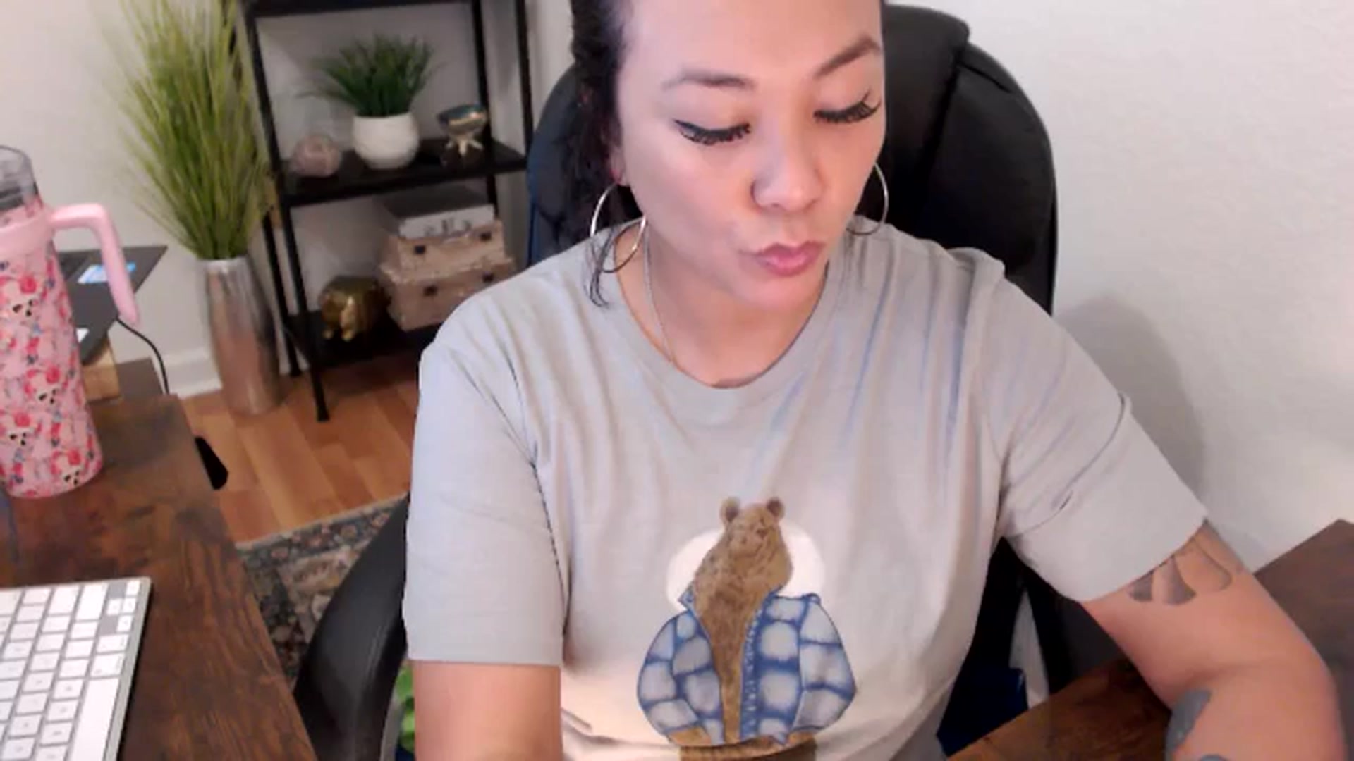Gallery image thumbnail from MickaylaMinx's myfreecams stream on, 11/21/2024, 17:12 image 8 of 20