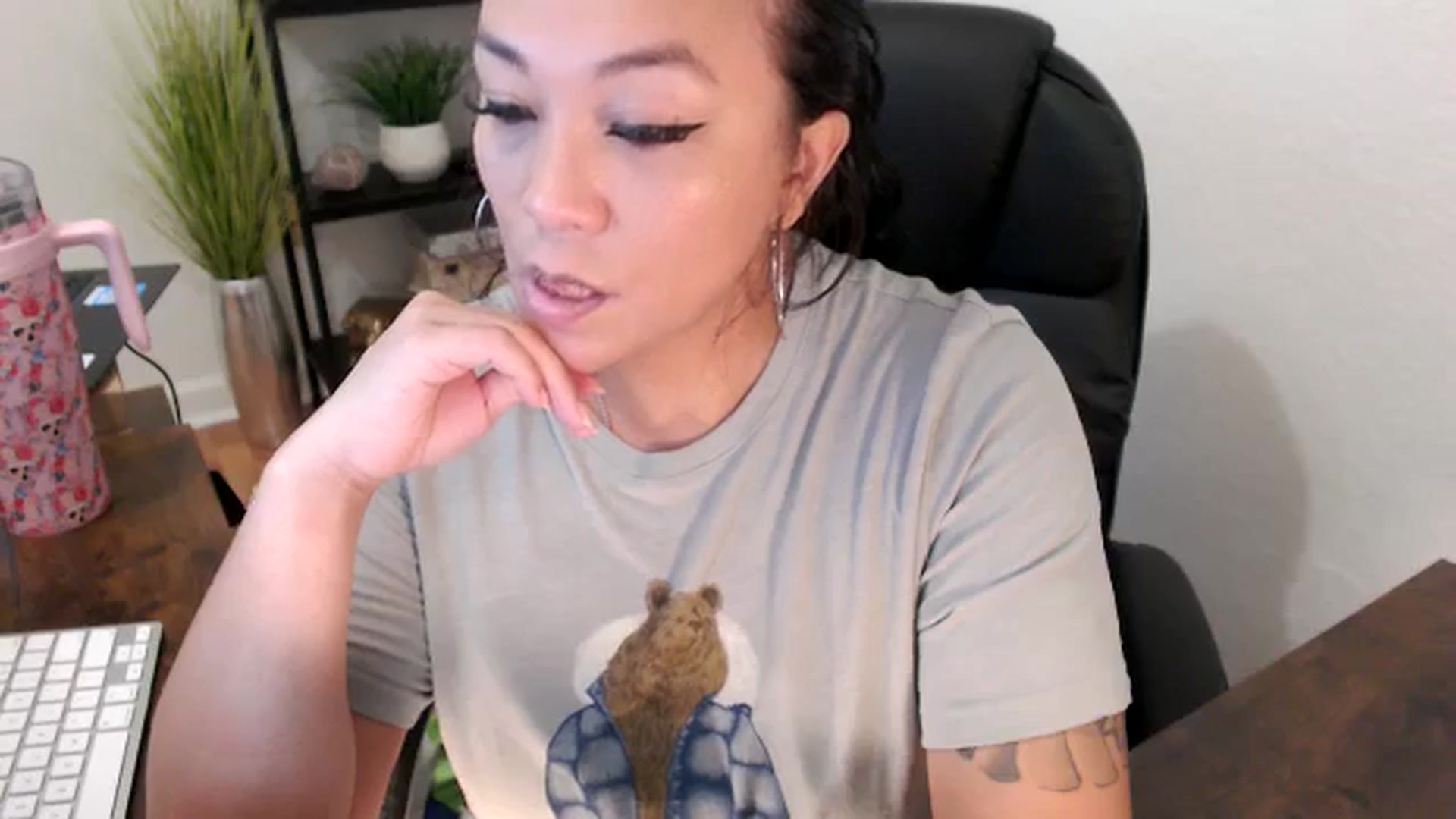 Gallery image thumbnail from MickaylaMinx's myfreecams stream on, 11/21/2024, 17:12 image 10 of 20