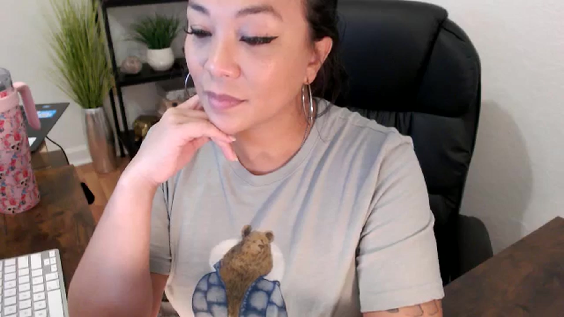 Gallery image thumbnail from MickaylaMinx's myfreecams stream on, 11/21/2024, 17:38 image 16 of 20