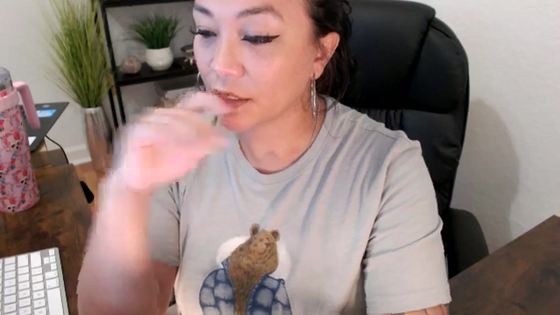 Gallery image thumbnail from MickaylaMinx's myfreecams stream on, 11/21/2024, 17:38 image 13 of 20
