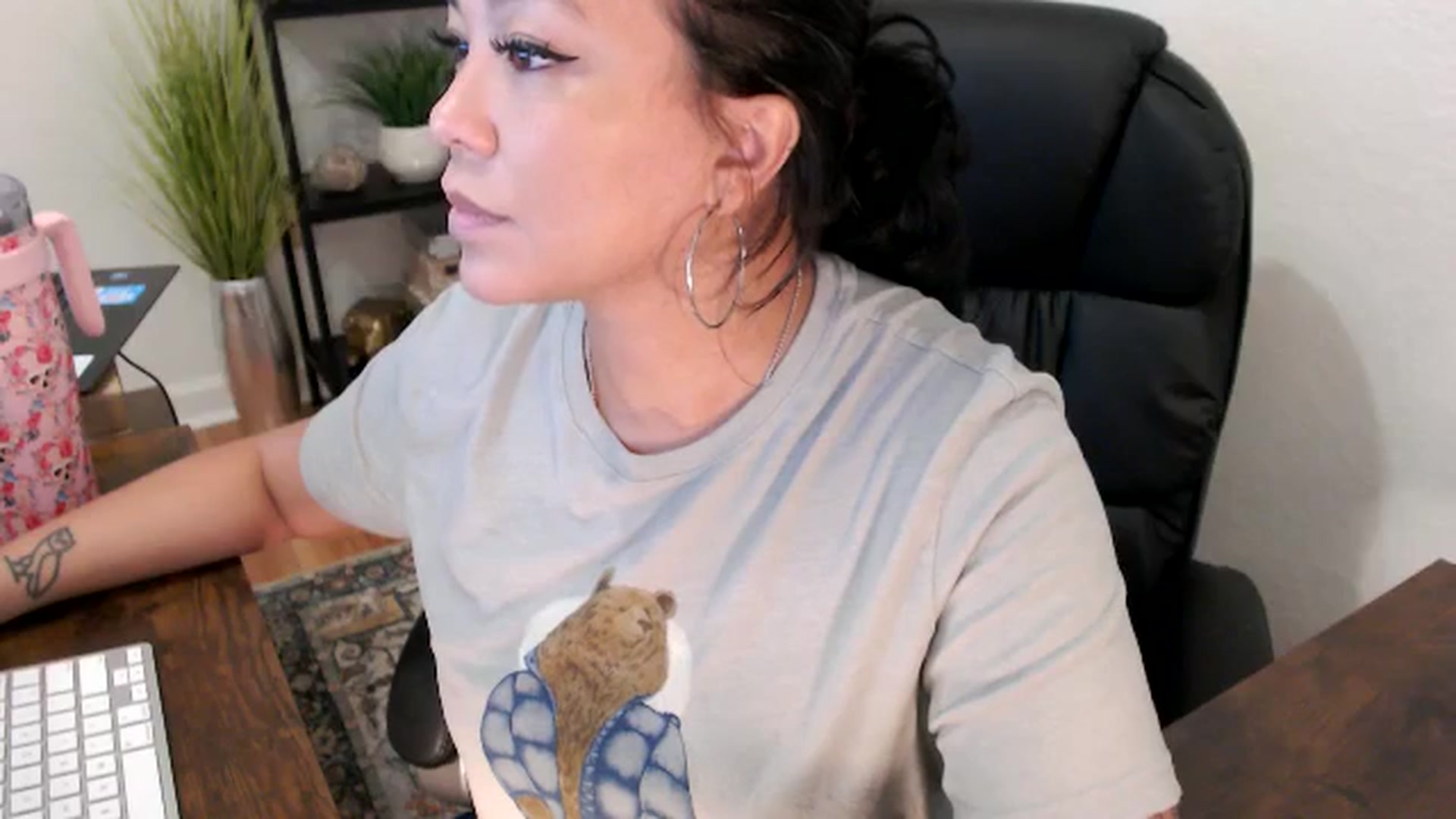 Gallery image thumbnail from MickaylaMinx's myfreecams stream on, 11/21/2024, 17:38 image 19 of 20