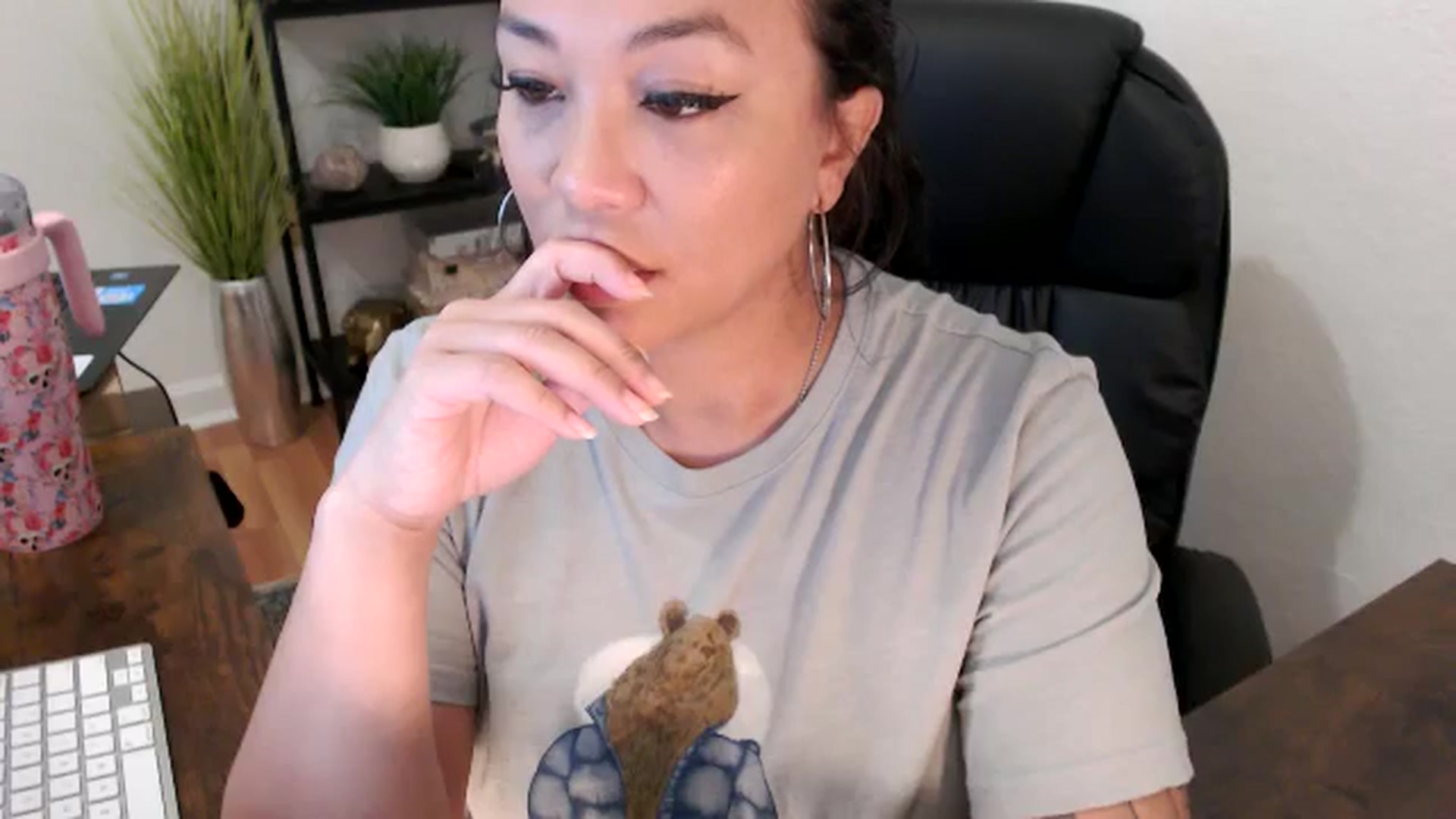 Gallery image thumbnail from MickaylaMinx's myfreecams stream on, 11/21/2024, 17:38 image 11 of 20