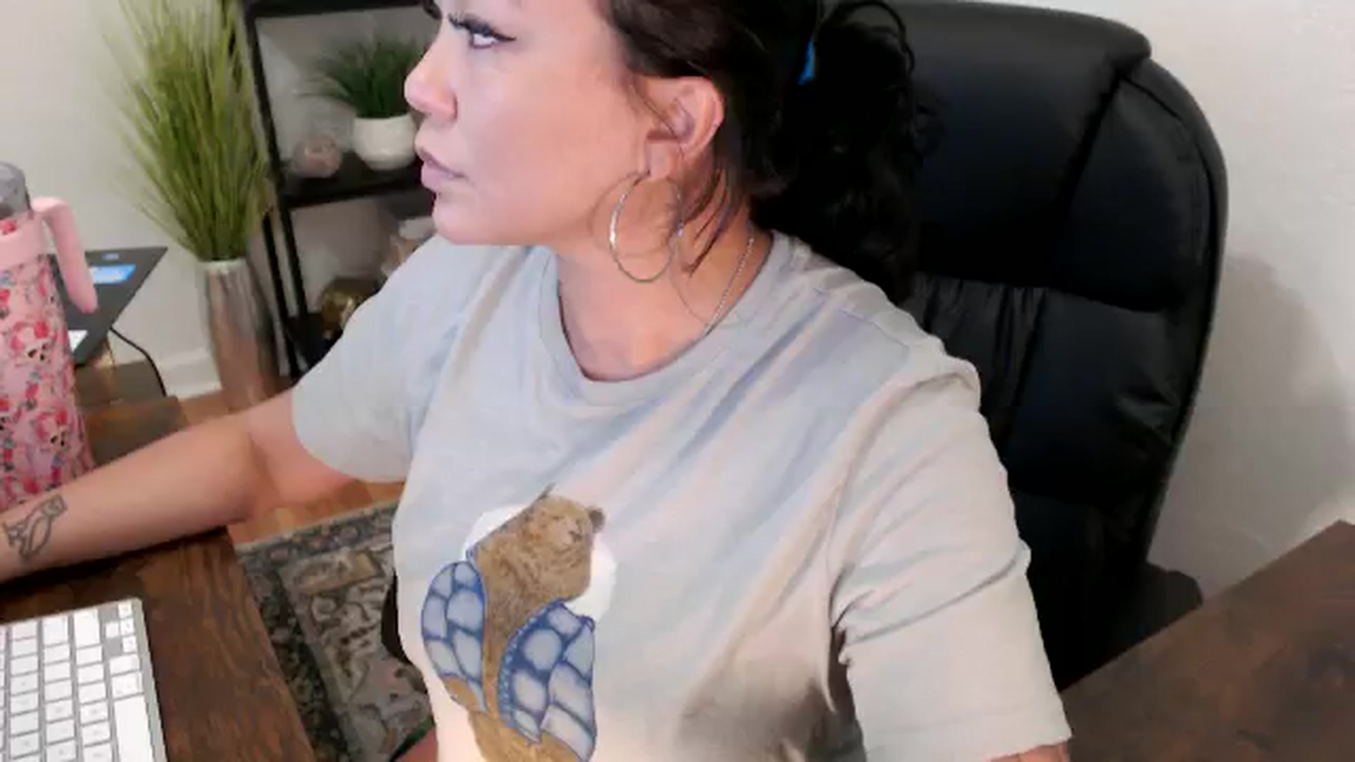 Gallery image thumbnail from MickaylaMinx's myfreecams stream on, 11/21/2024, 17:38 image 15 of 20