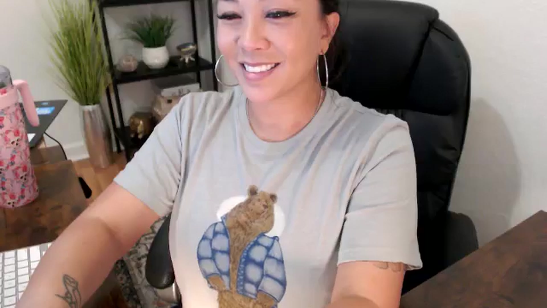 Gallery image thumbnail from MickaylaMinx's myfreecams stream on, 11/21/2024, 17:38 image 20 of 20
