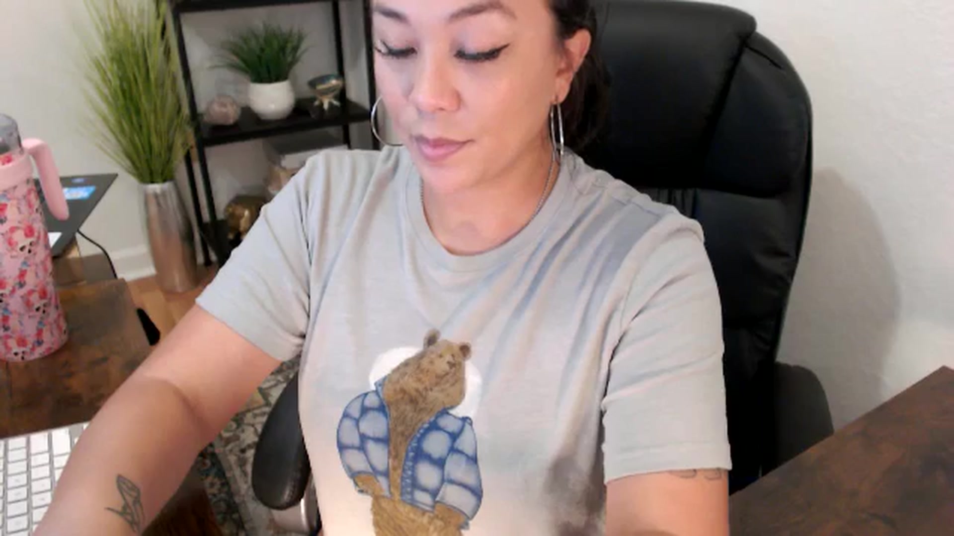 Gallery image thumbnail from MickaylaMinx's myfreecams stream on, 11/21/2024, 17:38 image 18 of 20