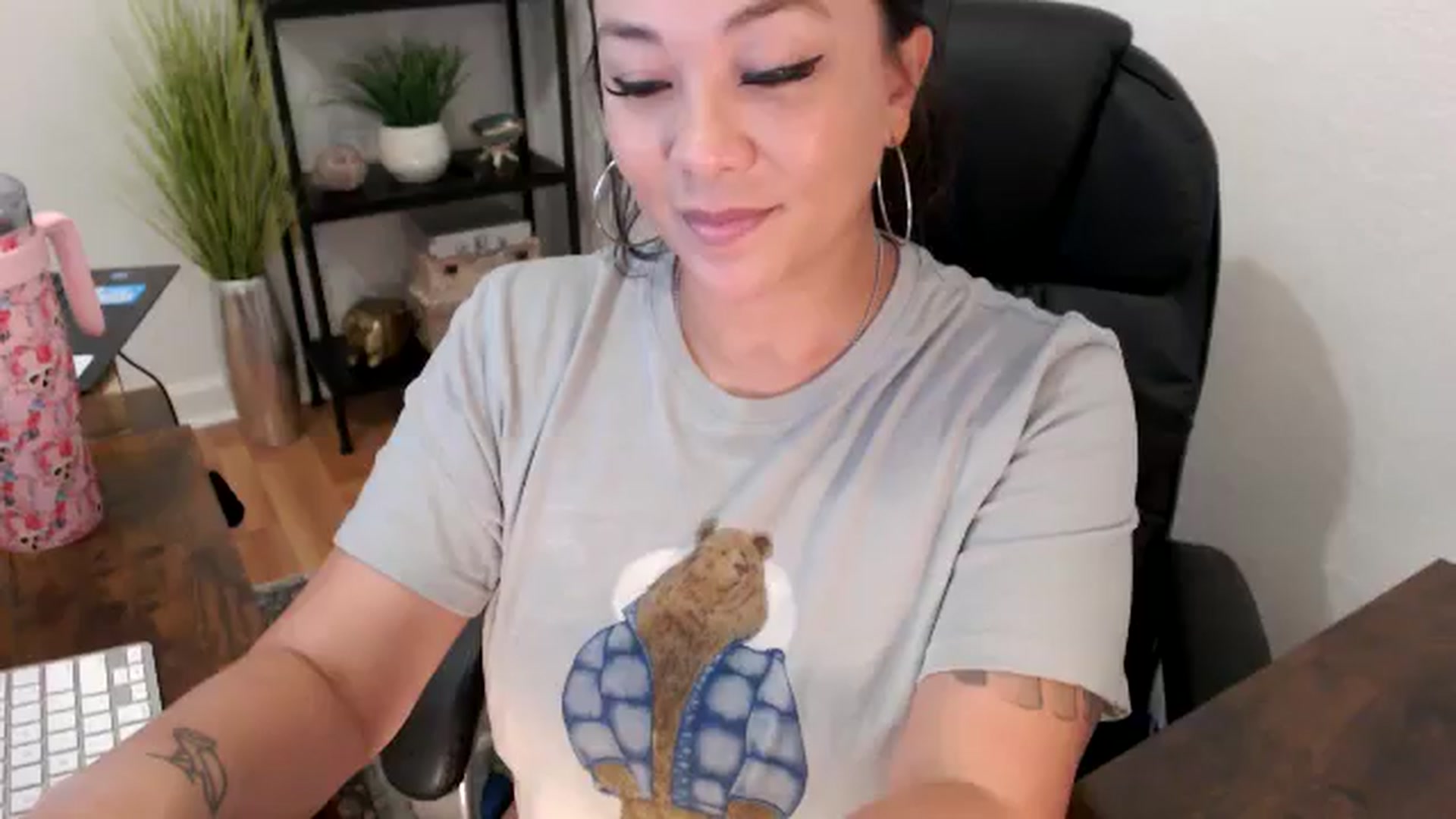 Gallery image thumbnail from MickaylaMinx's myfreecams stream on, 11/21/2024, 17:38 image 14 of 20